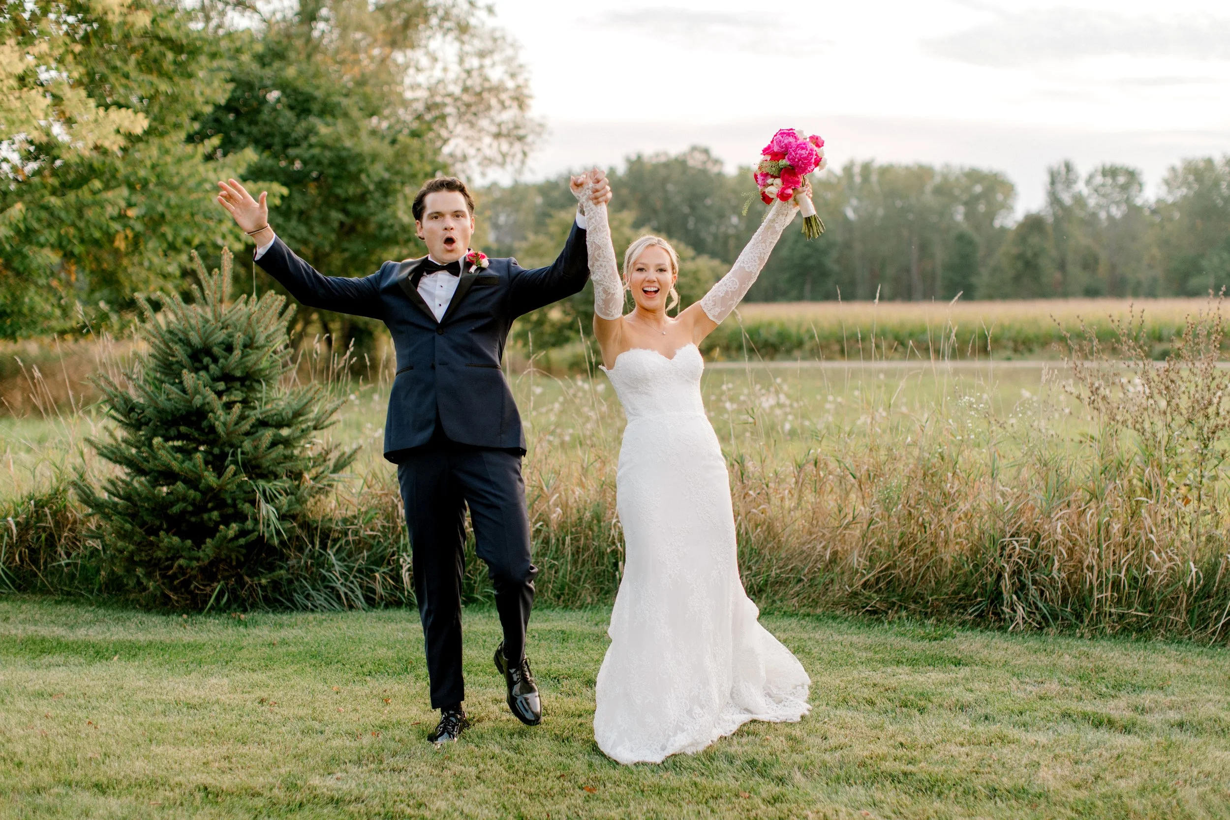 Modern Wedding at Etre Farms in St. Joseph Michigan | Laurenda Marie Photography | West Michigan + Chicago Wedding Photography