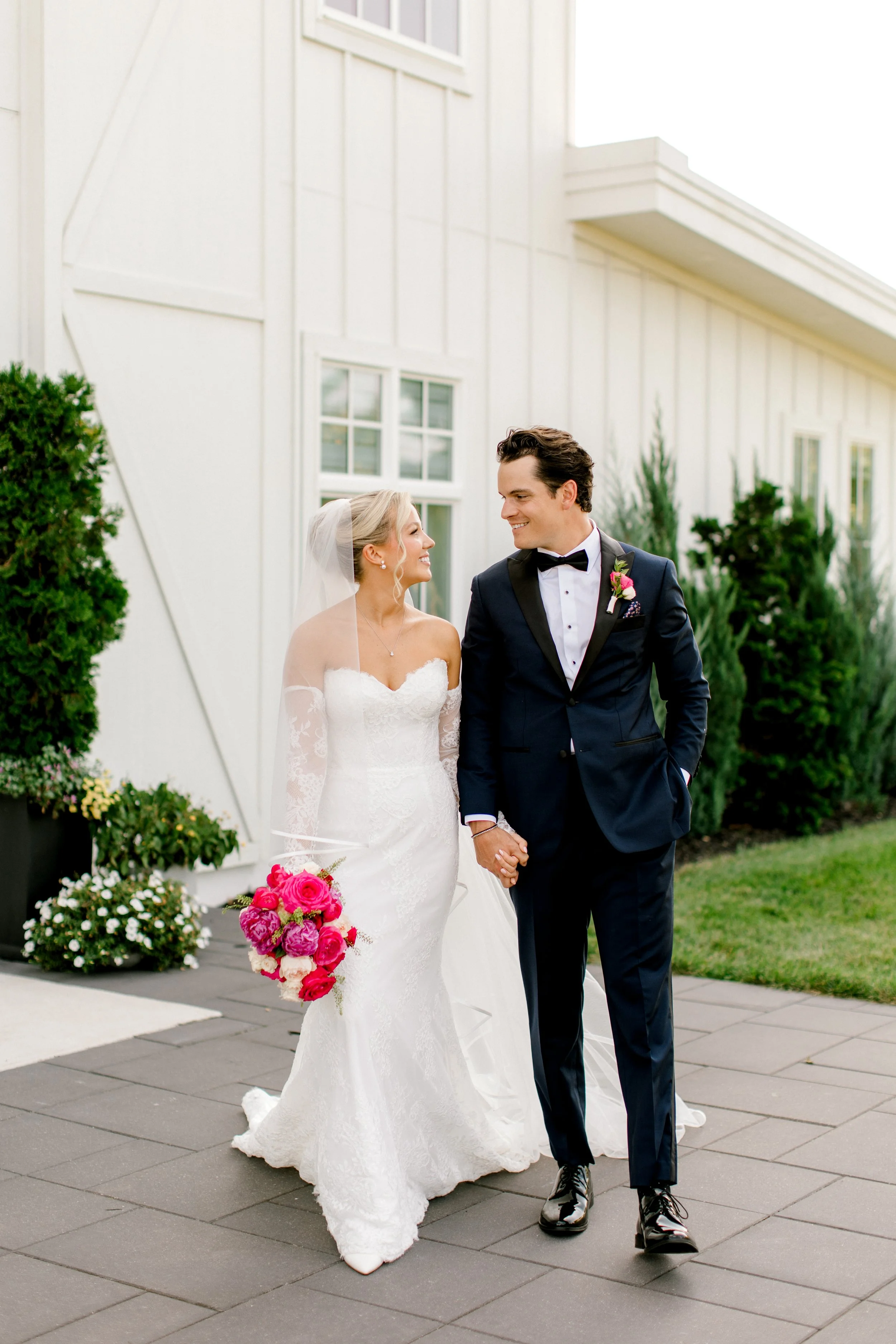 Modern Wedding at Etre Farms in St. Joseph Michigan | Laurenda Marie Photography | West Michigan + Chicago Wedding Photography