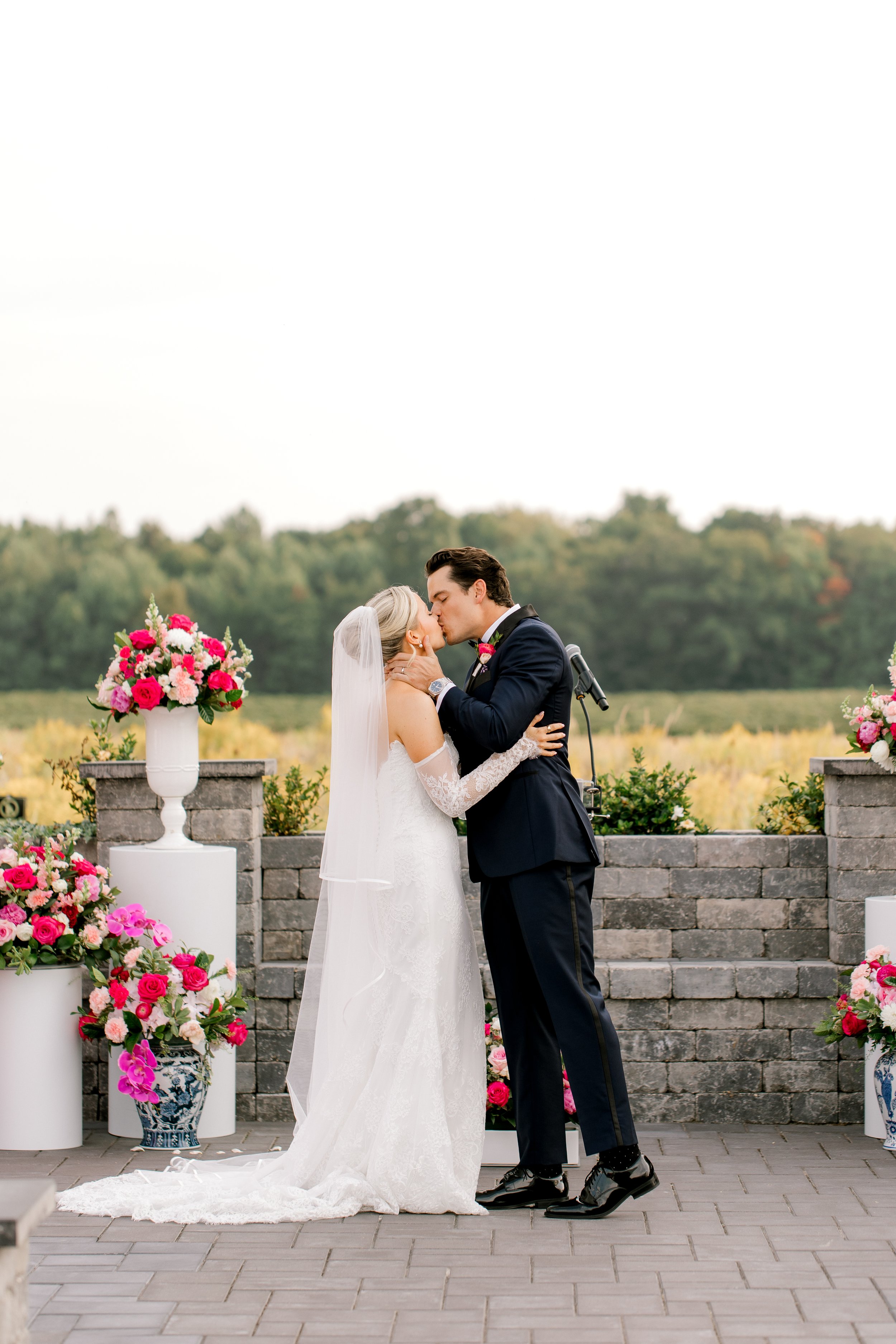 Modern Wedding at Etre Farms in St. Joseph Michigan | Laurenda Marie Photography | West Michigan + Chicago Wedding Photography