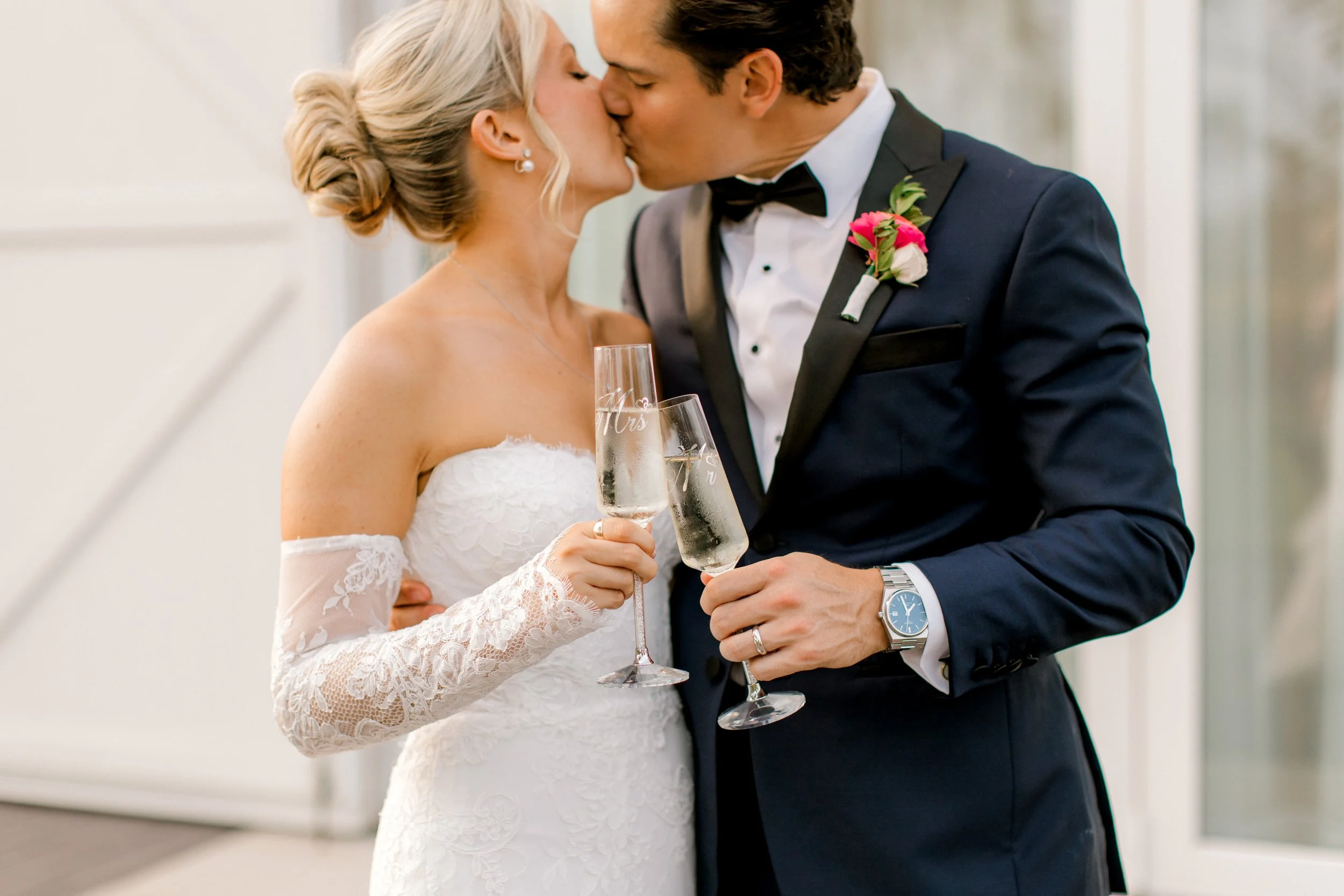 Modern Wedding at Etre Farms in St. Joseph Michigan | Laurenda Marie Photography | West Michigan + Chicago Wedding Photography