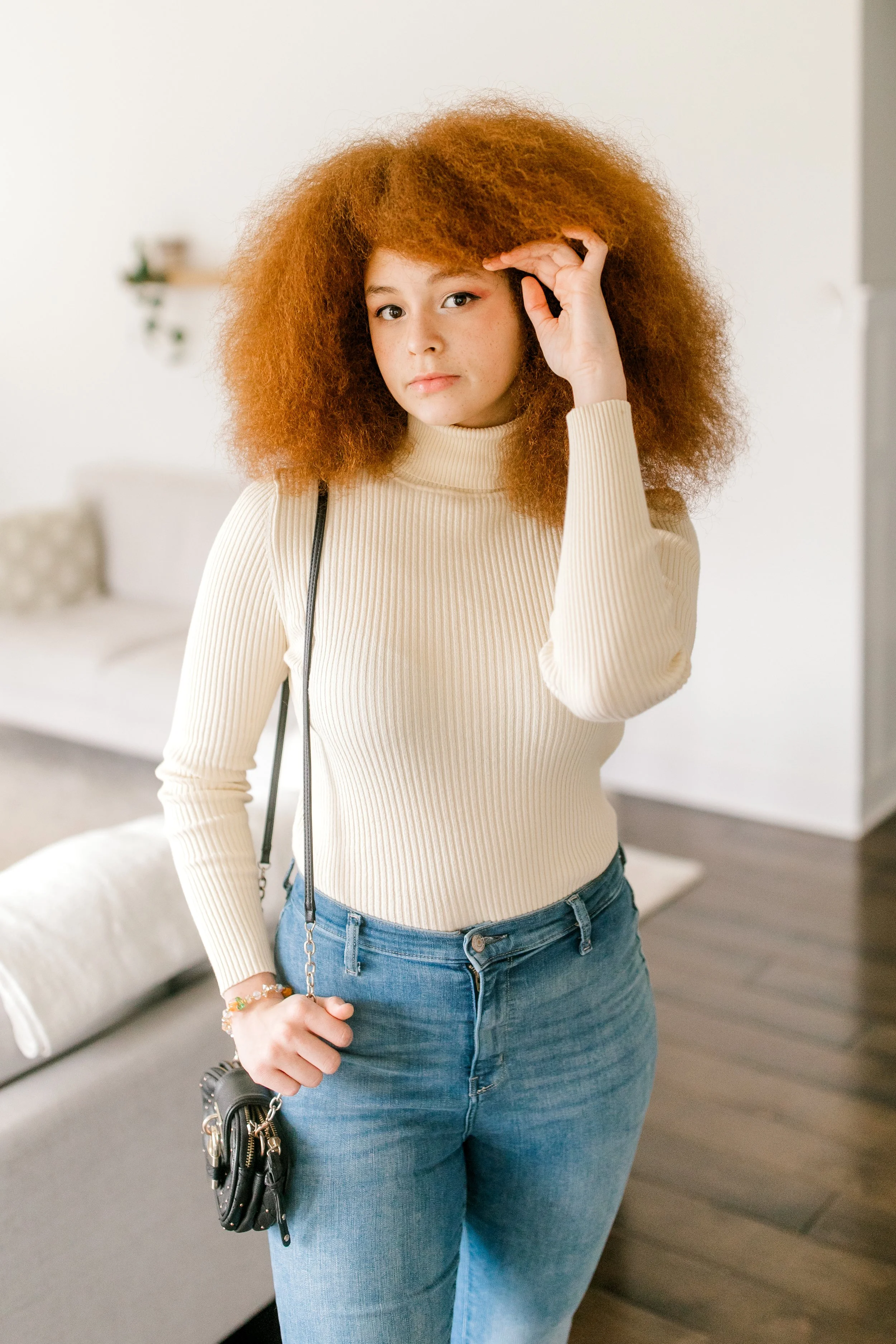 Modeling Portfolio Photo Shoot in Grand Rapids | Indoor poses for women | Lifestyle Session Indoor | Laurenda Marie Photography