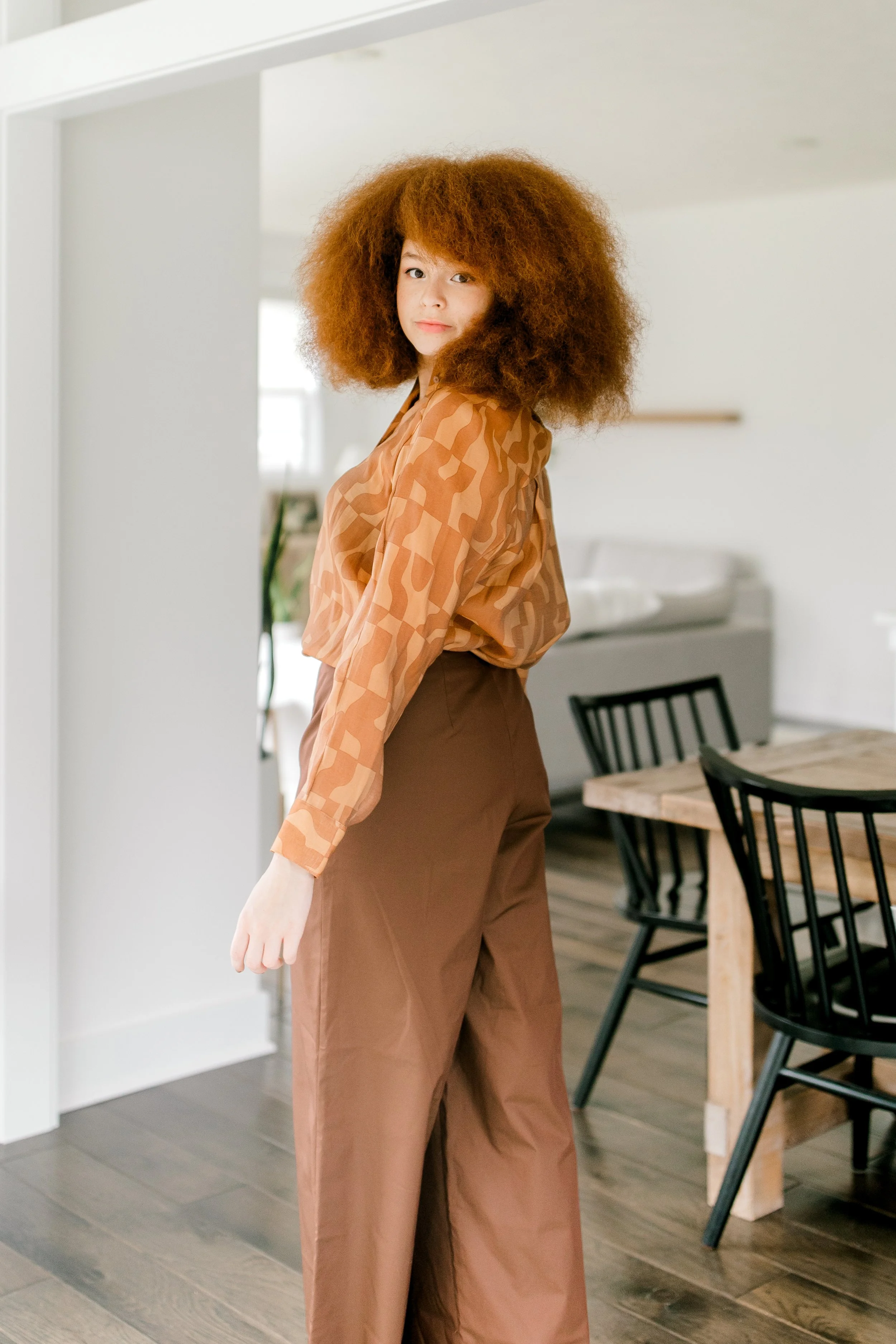 Modeling Portfolio Photo Shoot in Grand Rapids | Indoor poses for women | Lifestyle Session Indoor | Laurenda Marie Photography