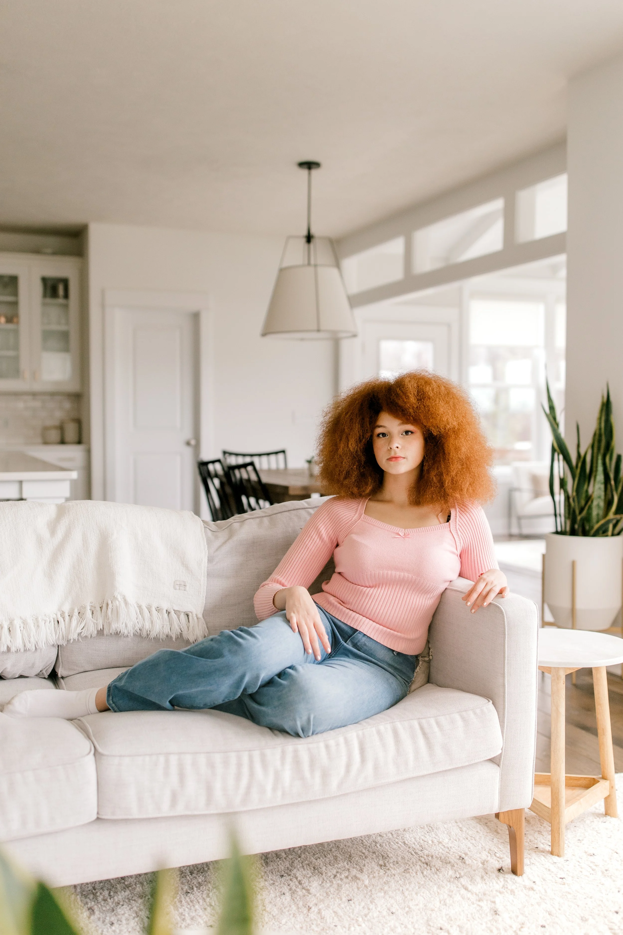 Modeling Portfolio Photo Shoot in Grand Rapids | Indoor poses for women | Lifestyle Session Indoor | Laurenda Marie Photography