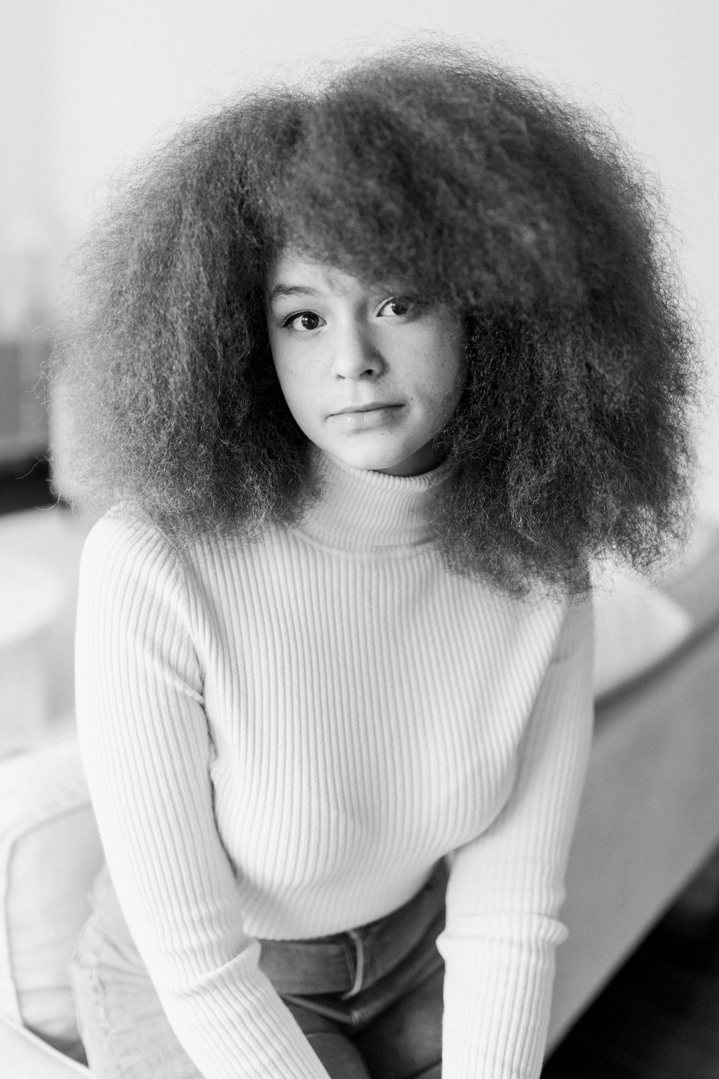 Modeling Portfolio Photo Shoot in Grand Rapids | Indoor poses for women | Lifestyle Session Indoor | Laurenda Marie Photography