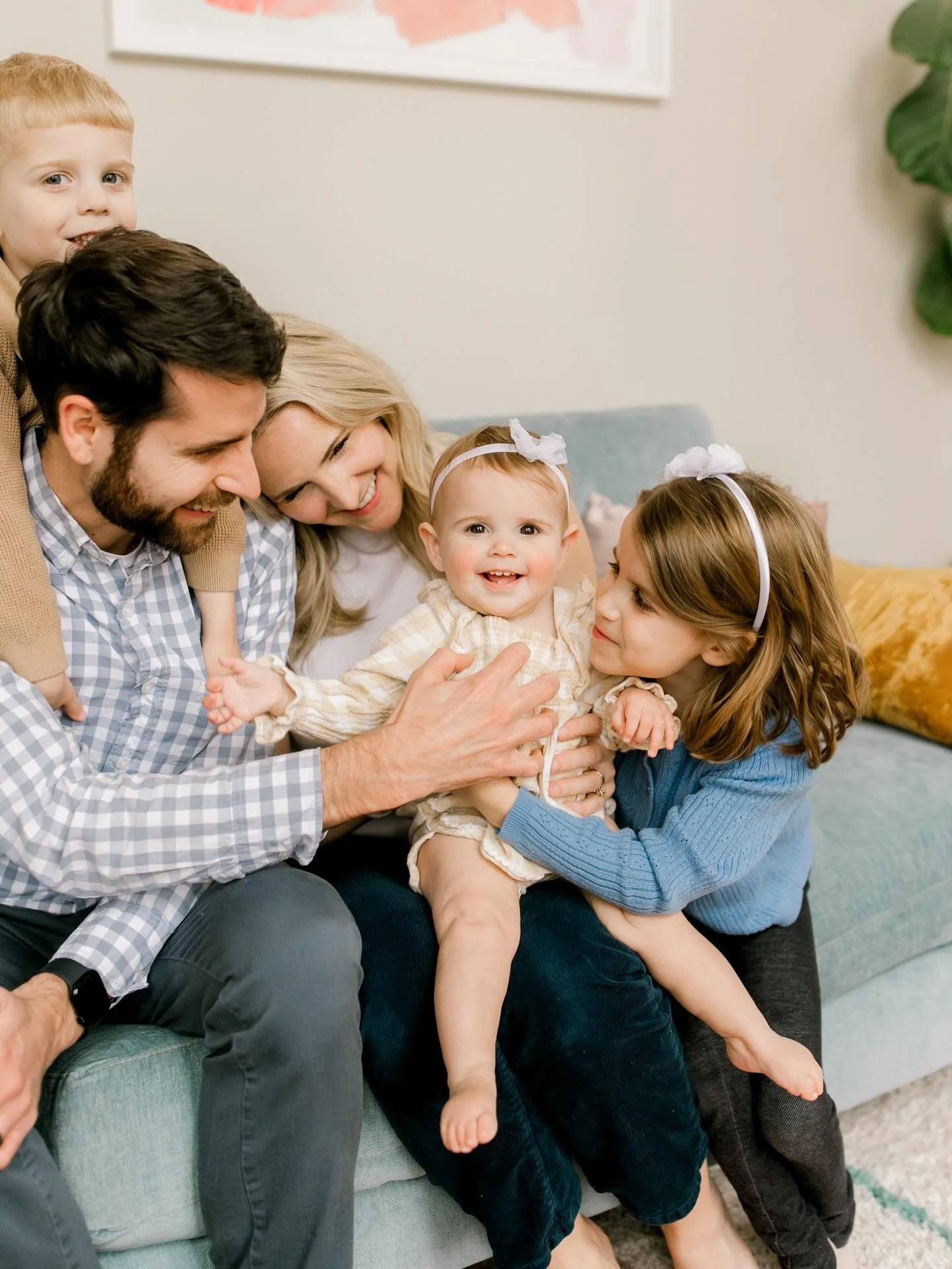 Lifestyle session at-home with the Erickson&rsquo;s. 🏡 

#lifestylephotographer #athomephotos #lifestylephotographyinwestmichigan #grandrapidsphotographer