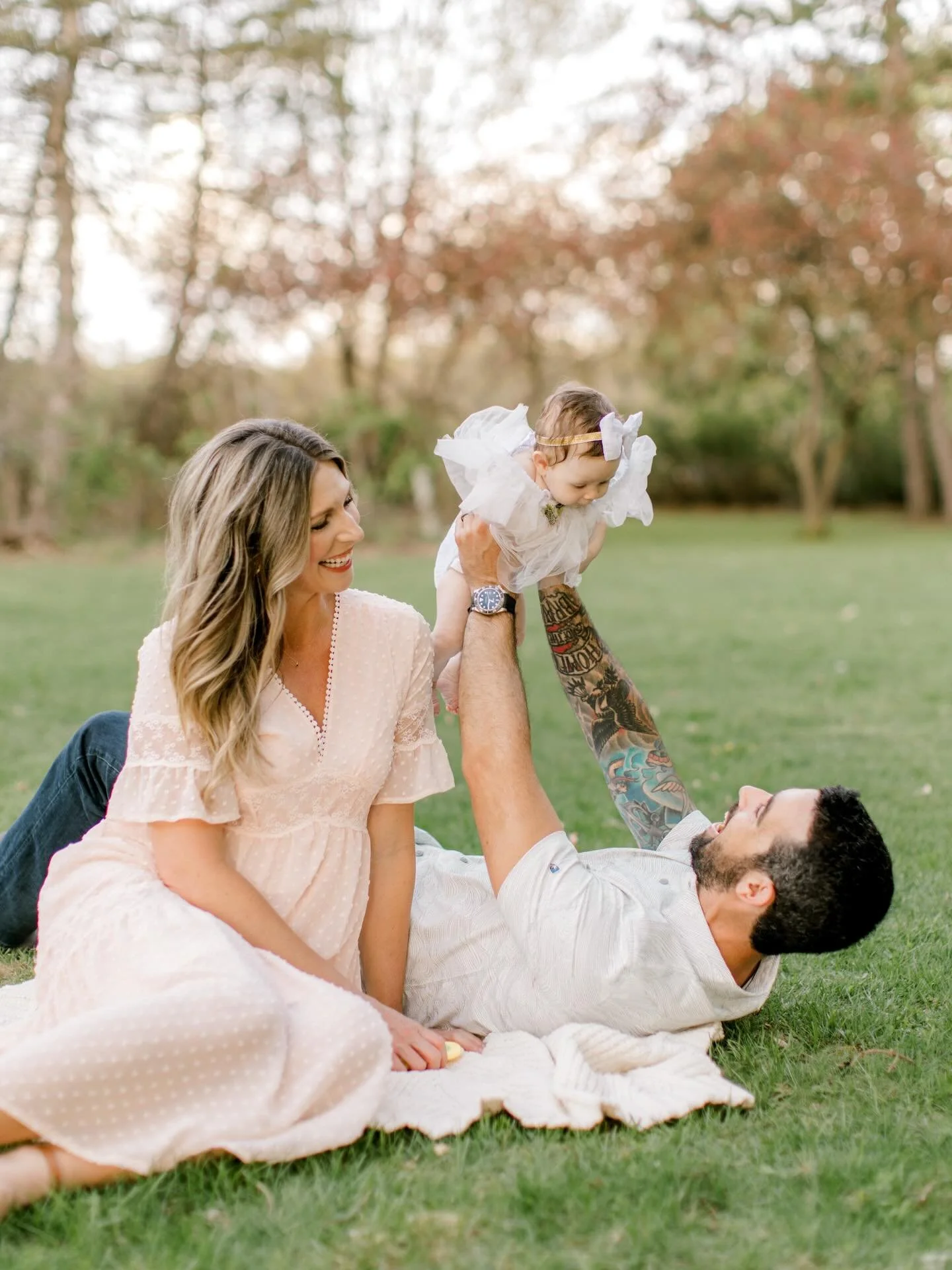 Oh be still my heart. ❤️ 

Engagement, wedding, maternity, family. My clients (from San Diego!!) continue to trust me through life&rsquo;s biggest milestones. 🥹 Baby Saela, you have the best parents! 

#westmichiganfamilyphotos #springphotosinmichig