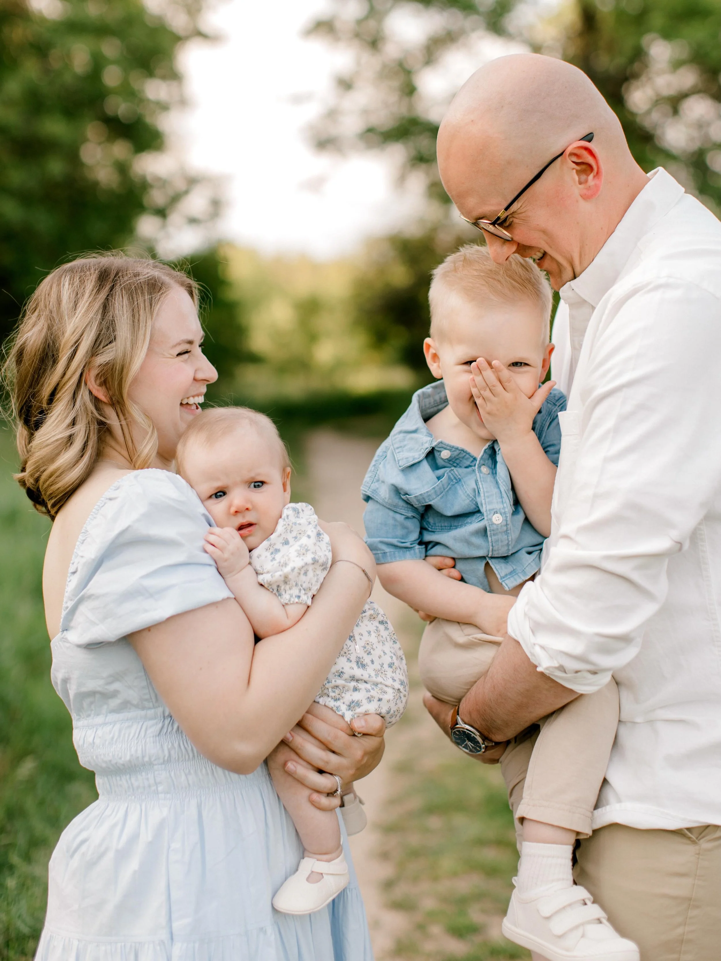 The Papineau fam! I mean&hellip;how sweet?!? 🥹

#grfamilyphotographer #westmichiganphotographer #laurendamariephotography #michiganfamilyphotos #lightandairyphotography