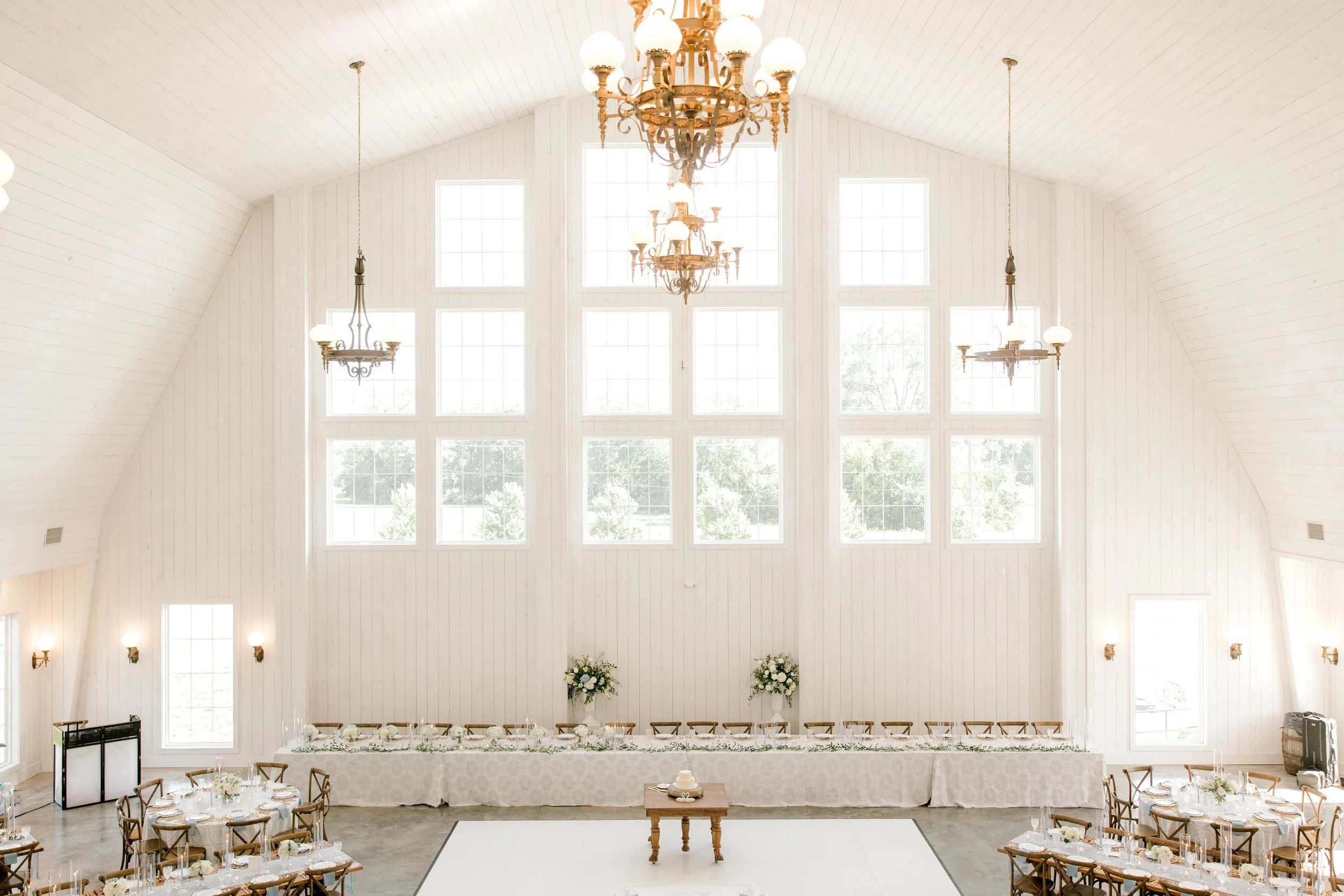 Timeless Wedding at Haven on the Farm | West Michigan Wedding Photographer | Laurenda Marie Photography