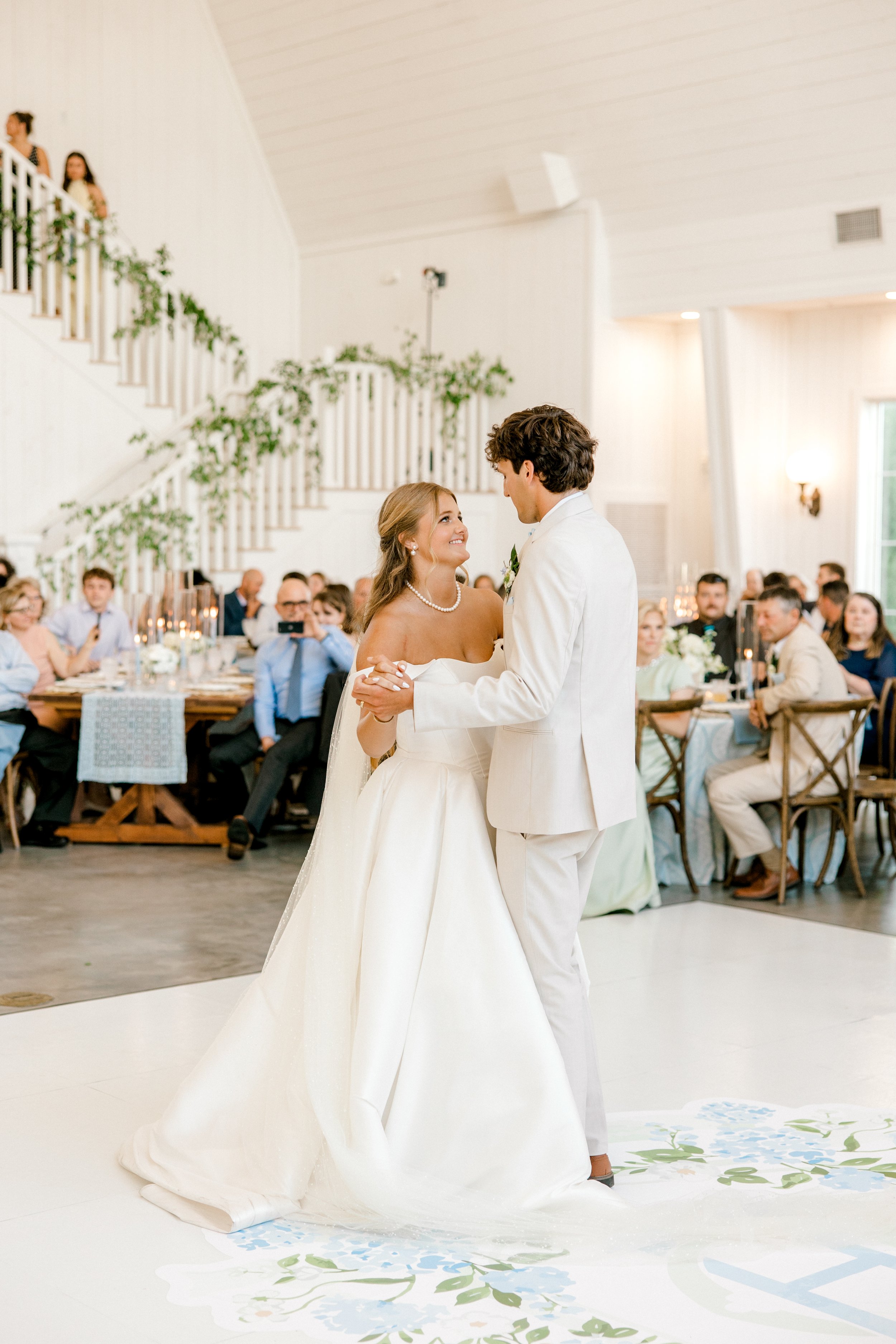 Timeless Wedding at Haven on the Farm | West Michigan Wedding Photographer | Laurenda Marie Photography