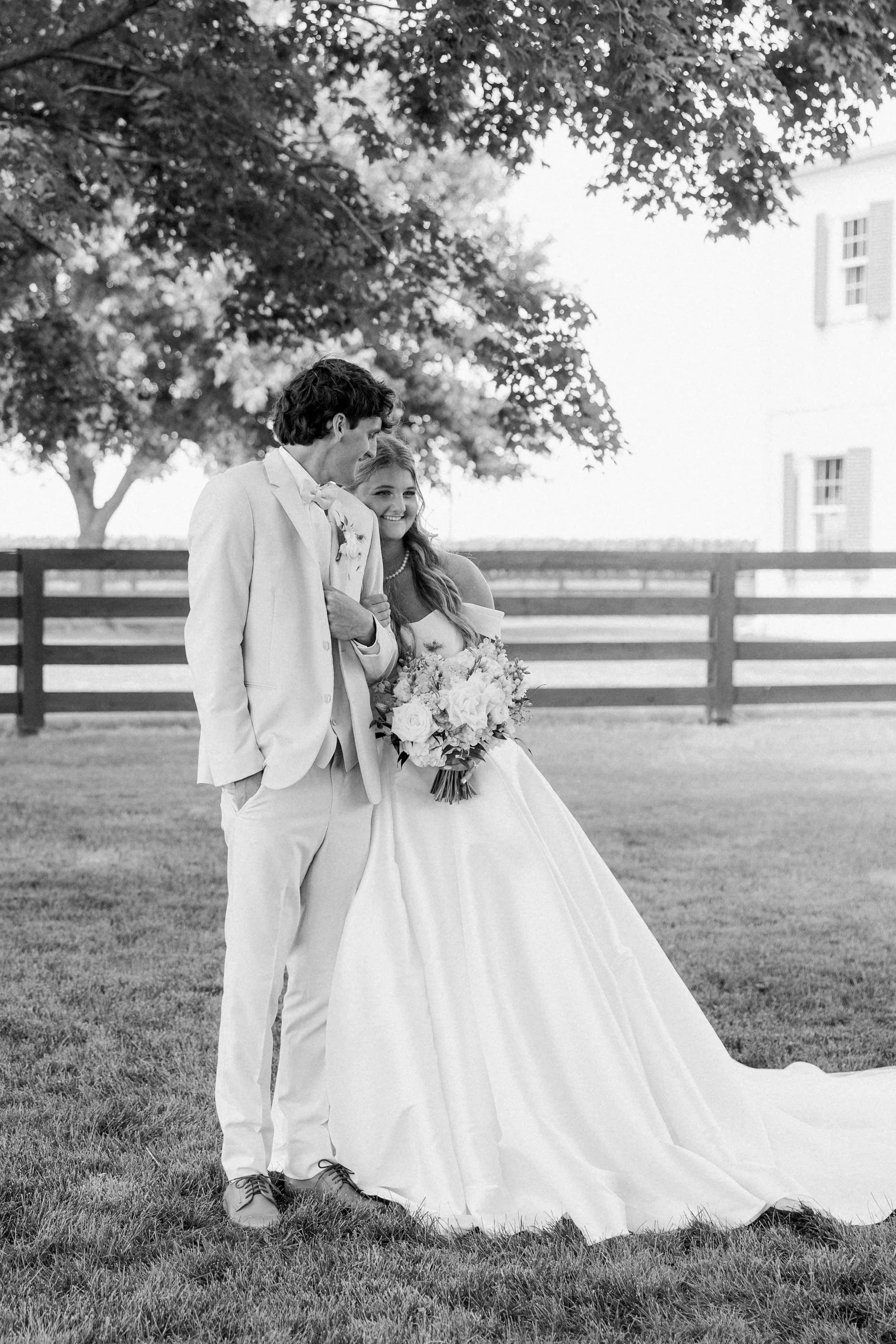 Timeless Wedding at Haven on the Farm | West Michigan Wedding Photographer | Laurenda Marie Photography