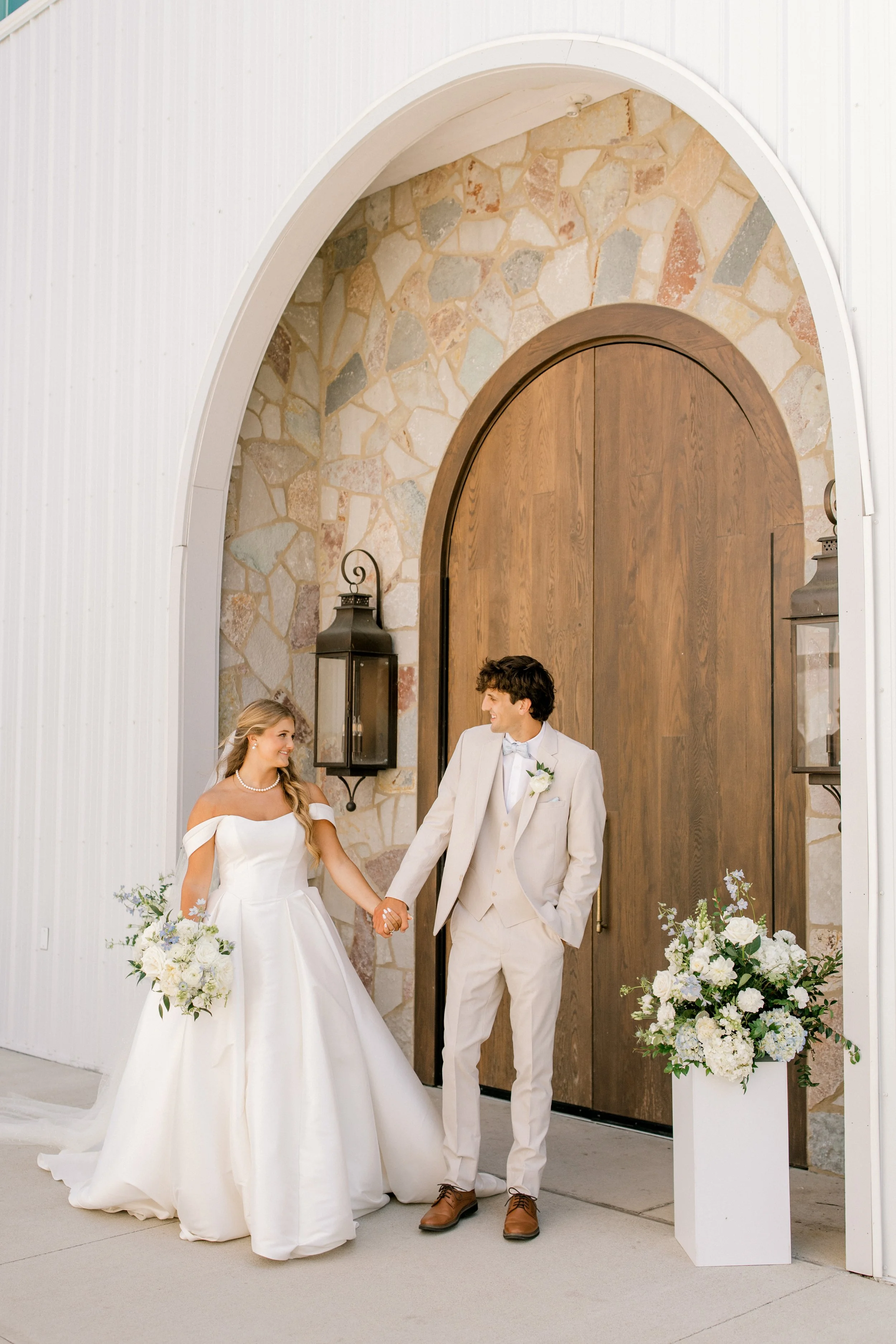 Timeless Wedding at Haven on the Farm | West Michigan Wedding Photographer | Laurenda Marie Photography