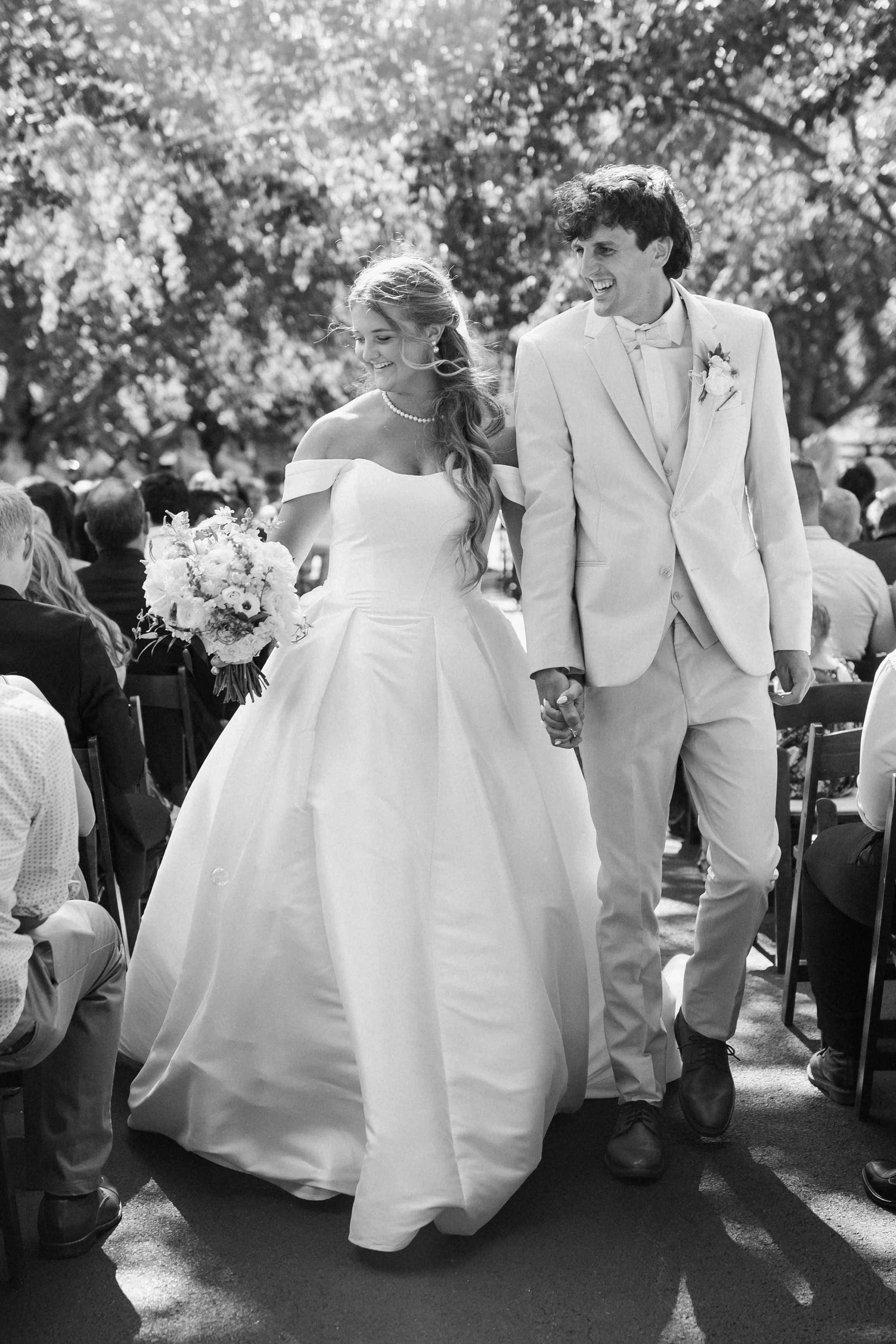 Timeless Wedding at Haven on the Farm | West Michigan Wedding Photographer | Laurenda Marie Photography