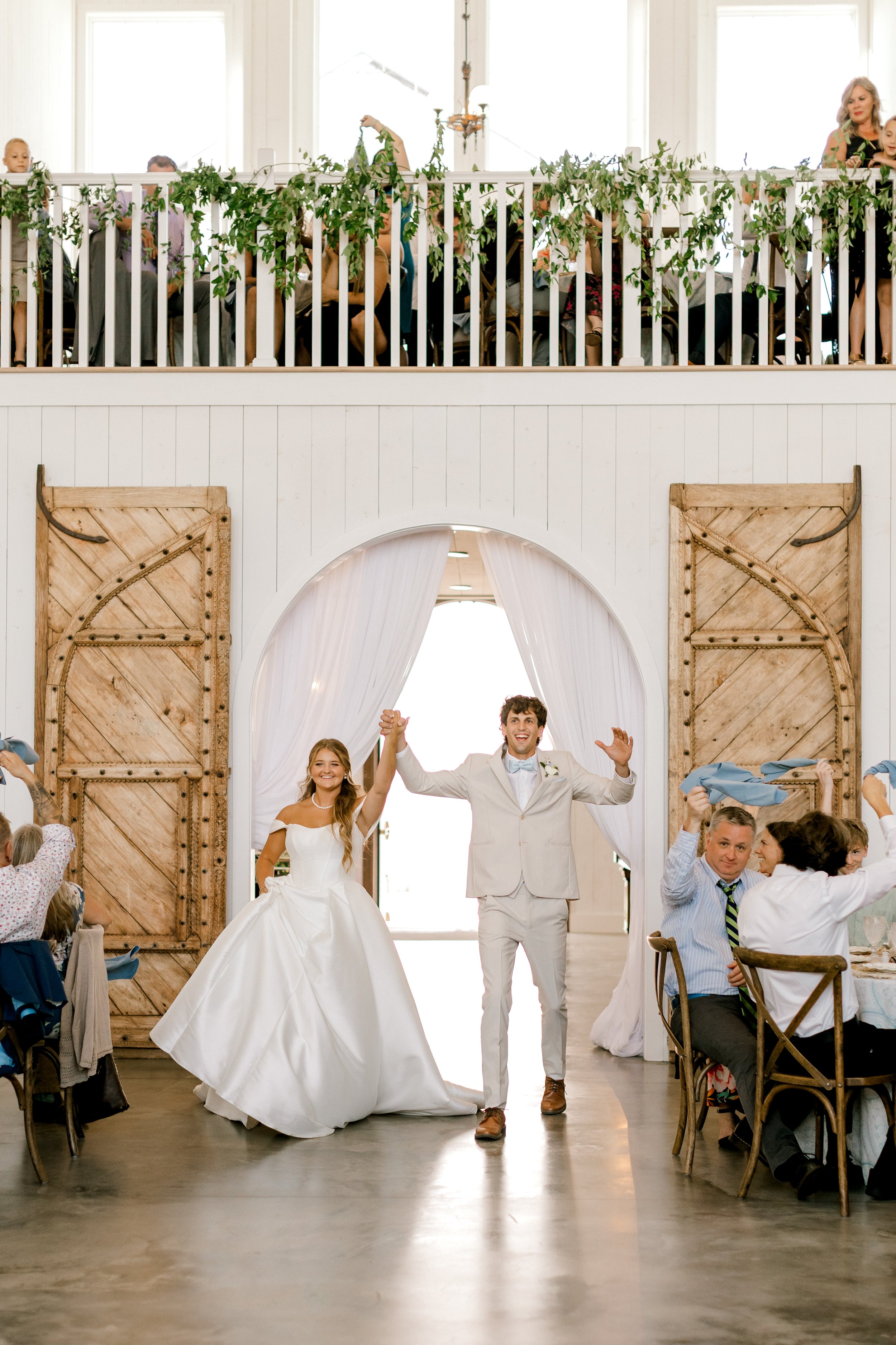 Timeless Wedding at Haven on the Farm | West Michigan Wedding Photographer | Laurenda Marie Photography