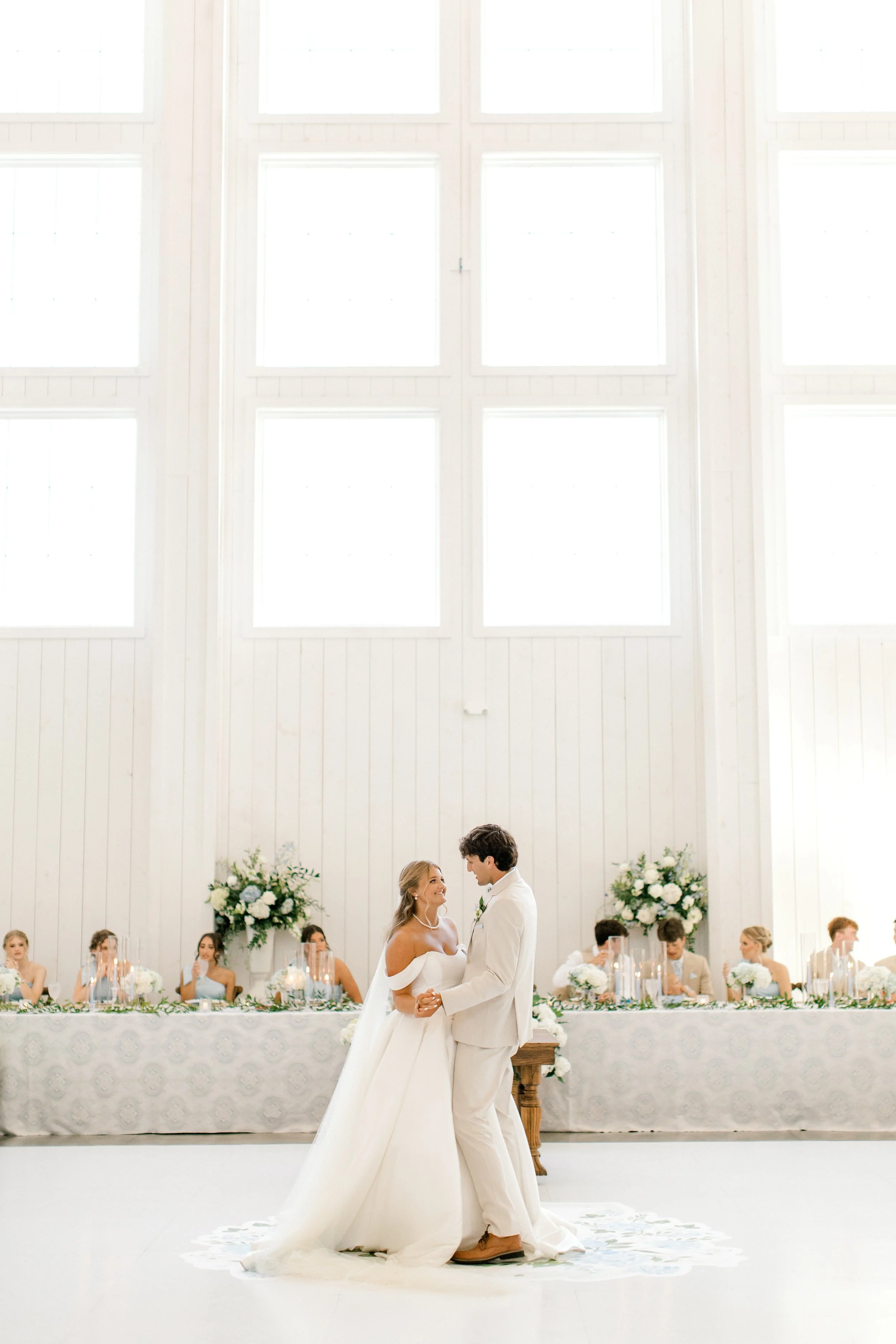 Timeless Wedding at Haven on the Farm | West Michigan Wedding Photographer | Laurenda Marie Photography