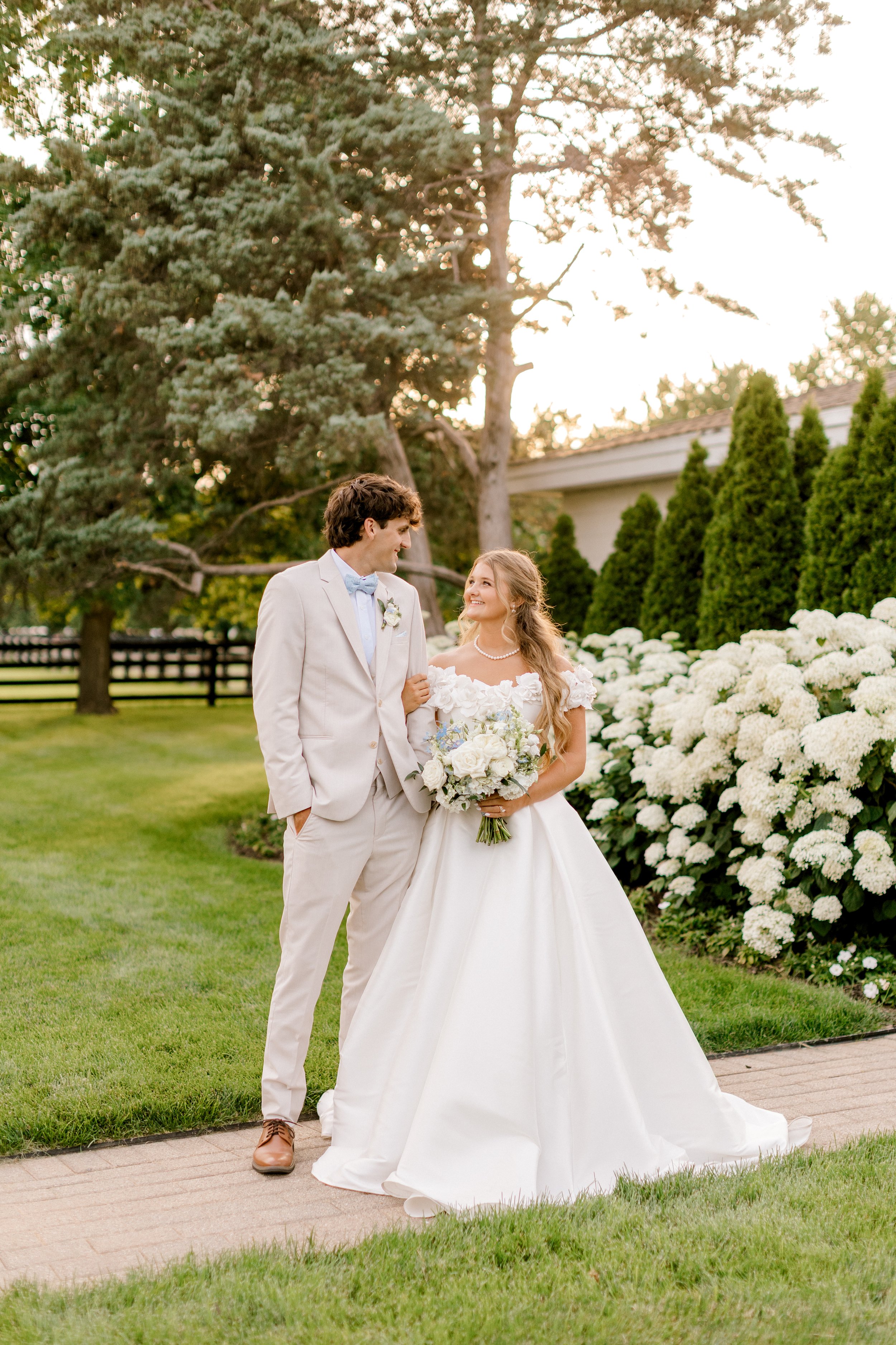 Timeless Wedding at Haven on the Farm | West Michigan Wedding Photographer | Laurenda Marie Photography