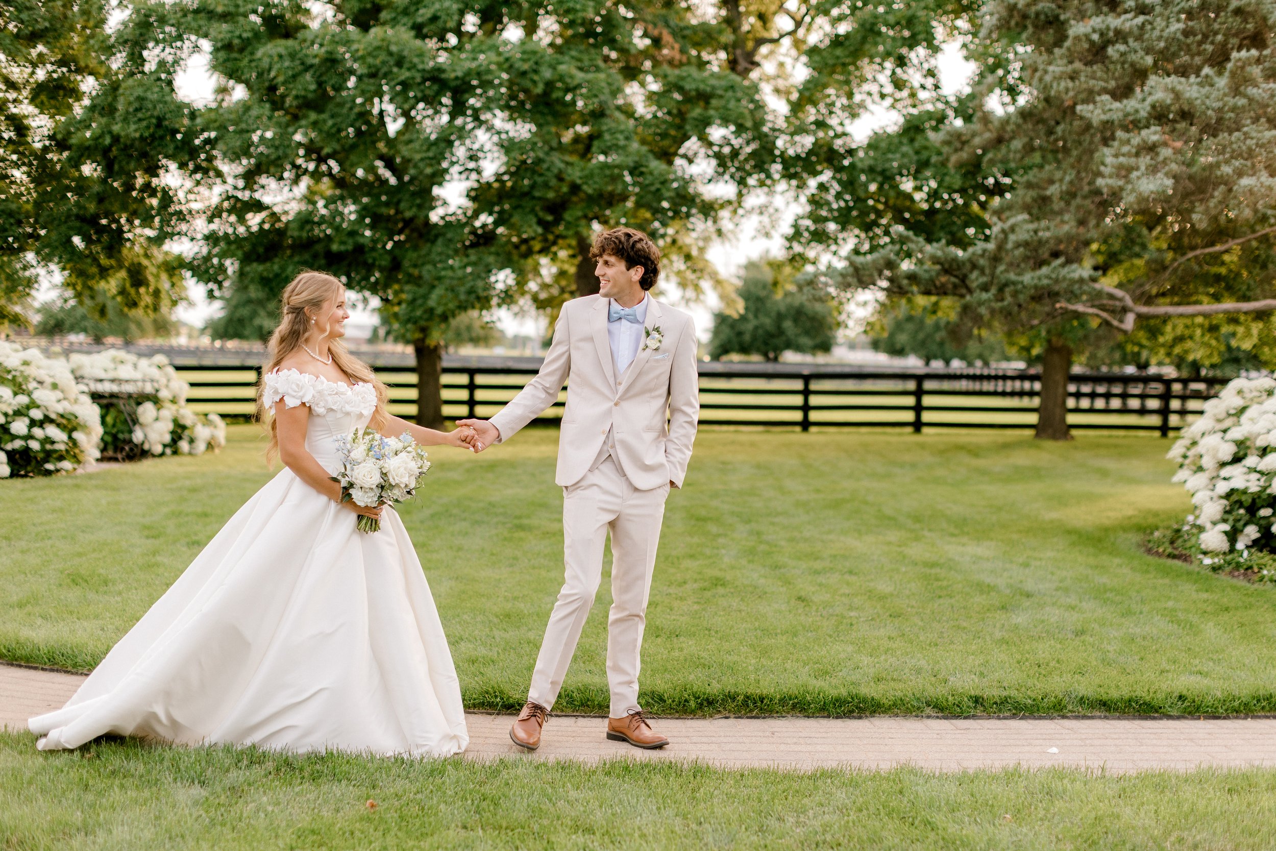 Timeless Wedding at Haven on the Farm | West Michigan Wedding Photographer | Laurenda Marie Photography