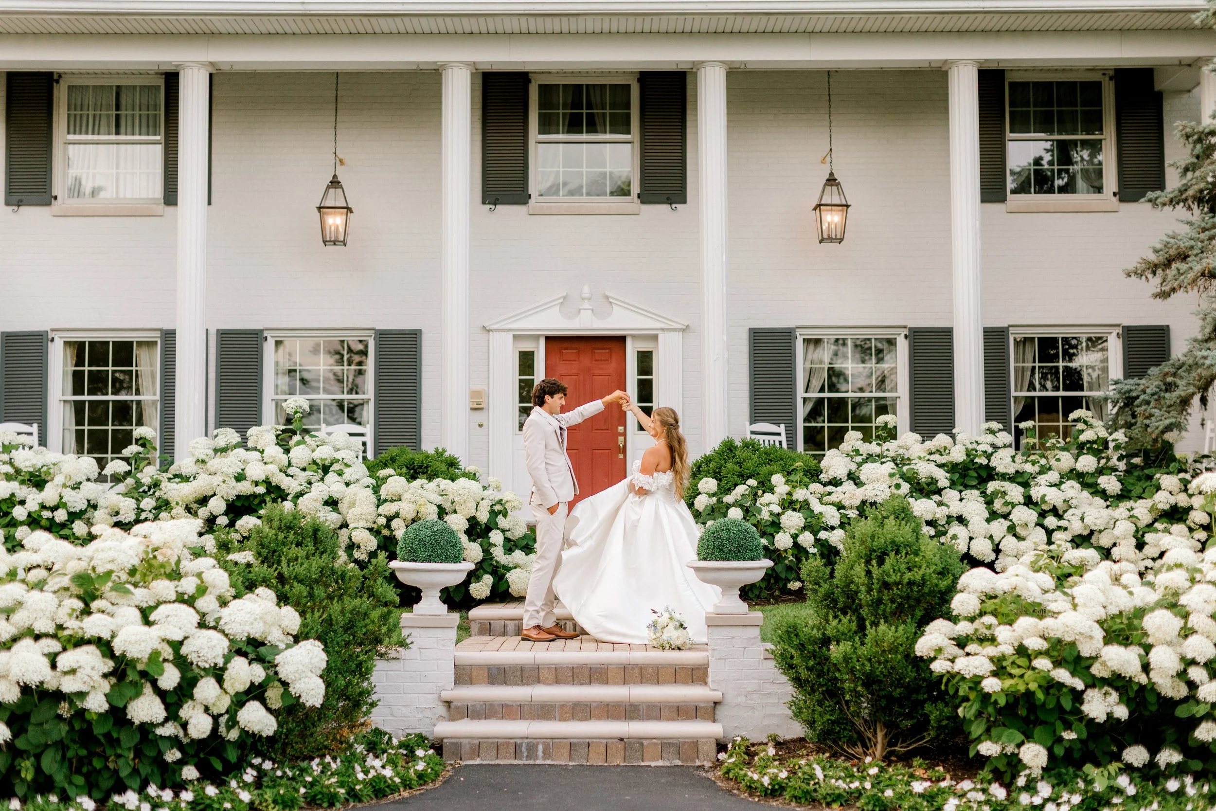 Timeless Wedding at Haven on the Farm | West Michigan Wedding Photographer | Laurenda Marie Photography