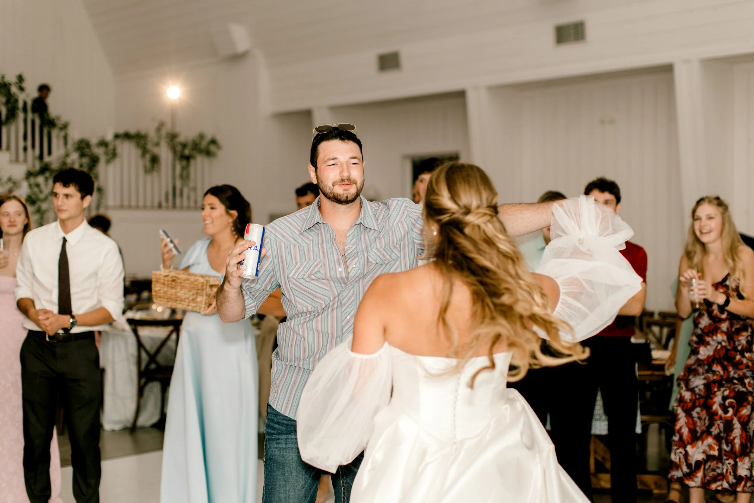 Timeless Wedding at Haven on the Farm | West Michigan Wedding Photographer | Laurenda Marie Photography
