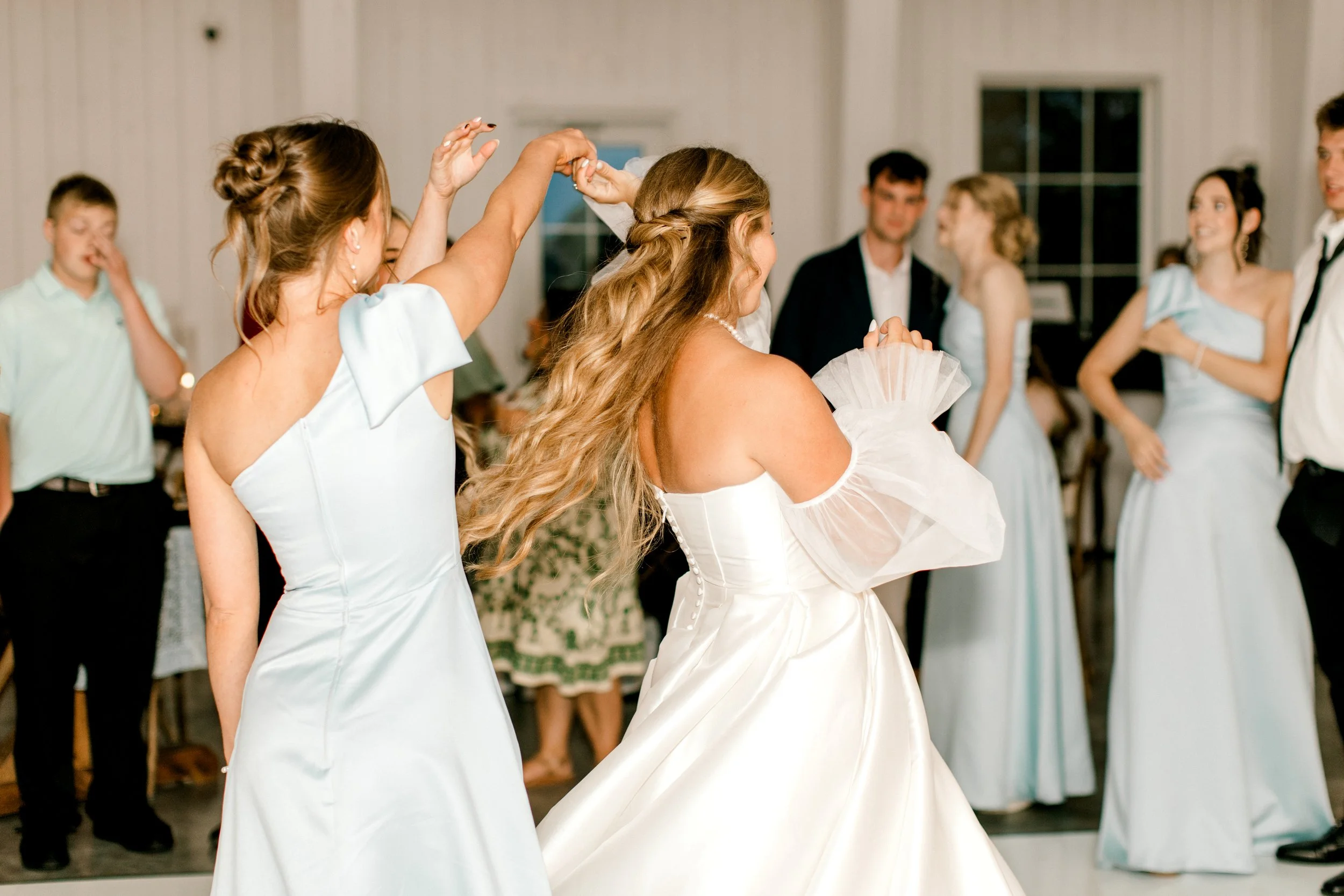 Timeless Wedding at Haven on the Farm | West Michigan Wedding Photographer | Laurenda Marie Photography