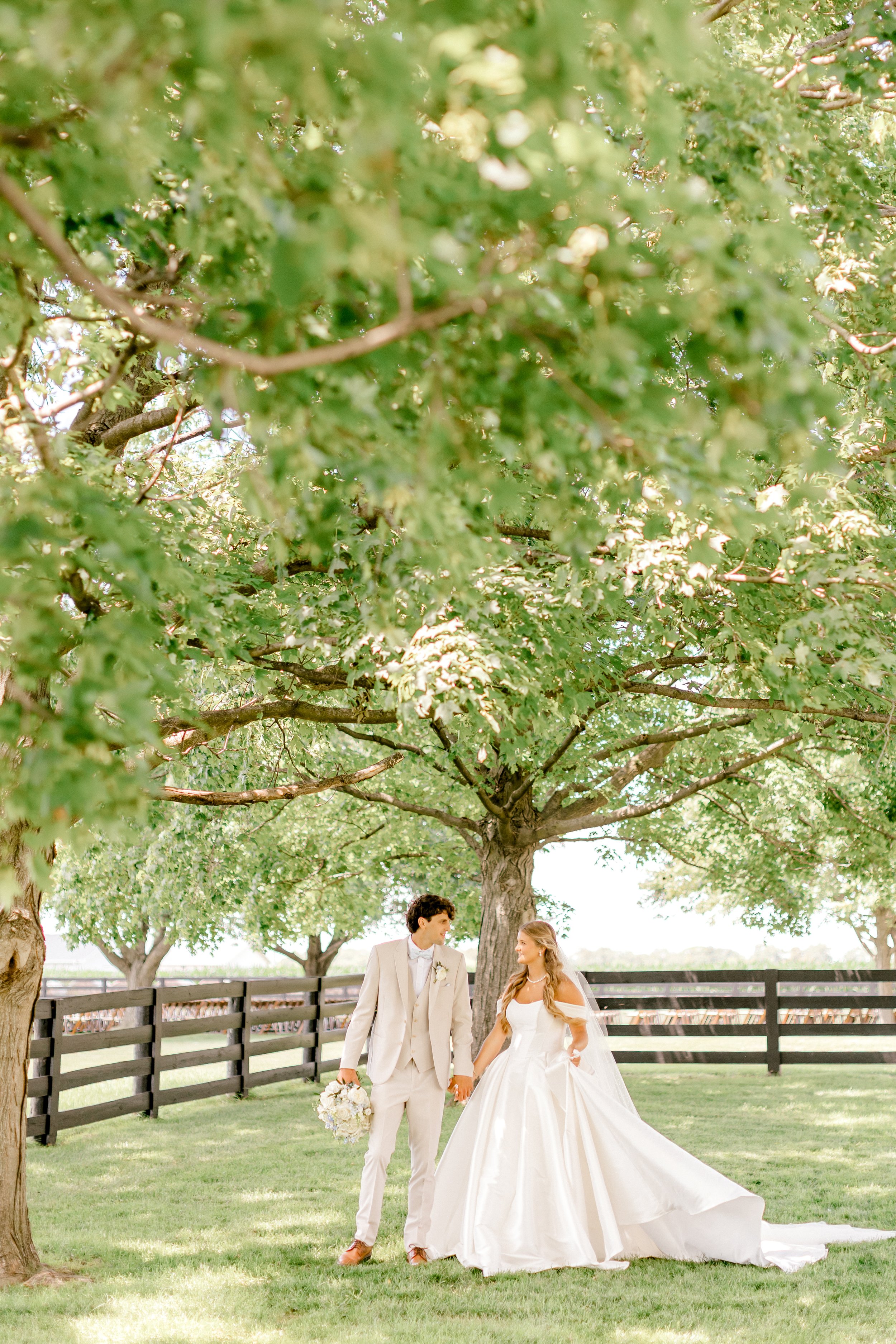 Timeless Wedding at Haven on the Farm | West Michigan Wedding Photographer | Laurenda Marie Photography