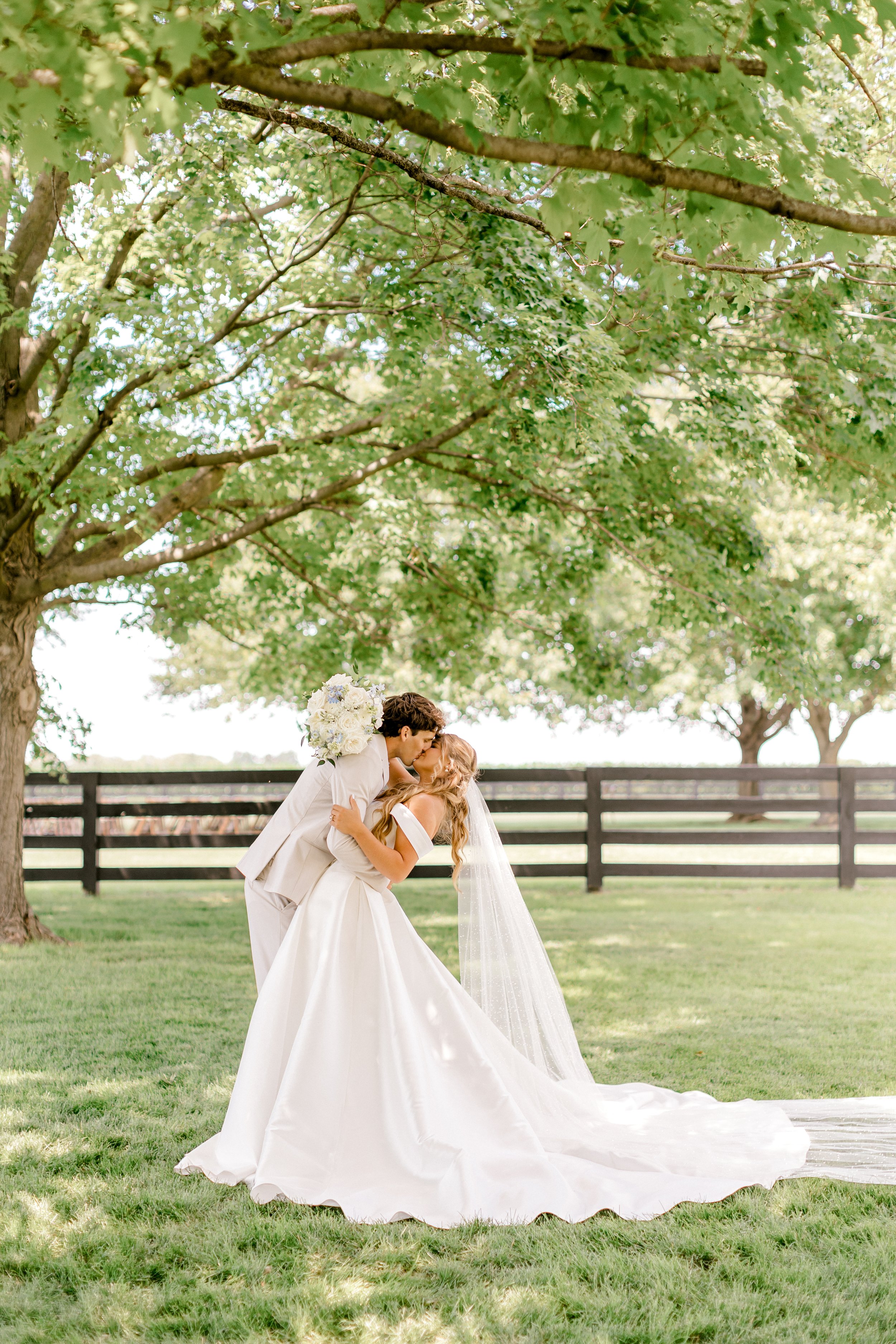 Timeless Wedding at Haven on the Farm | West Michigan Wedding Photographer | Laurenda Marie Photography