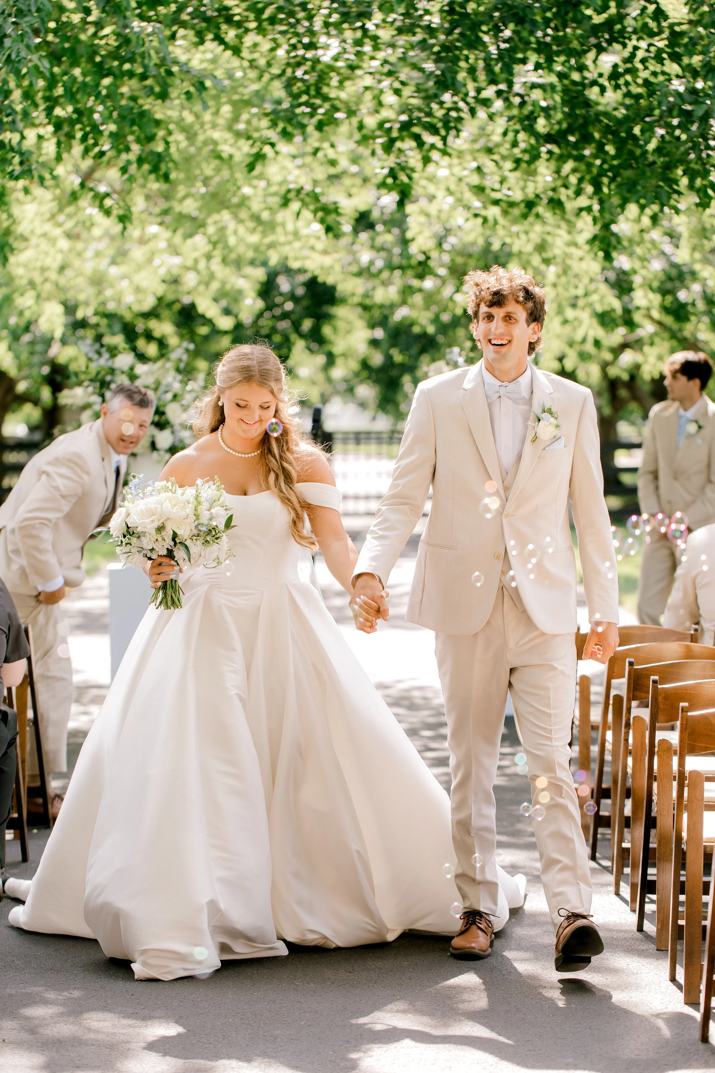 Timeless Wedding at Haven on the Farm | West Michigan Wedding Photographer | Laurenda Marie Photography