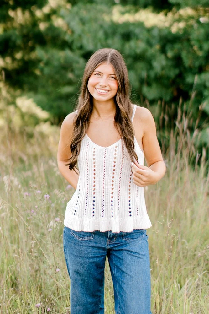 Senior girl portrait session | West Michigan Senior Photos | Wildflower field senior photos | Laurenda Marie Photography | Grand Rapids Photographer