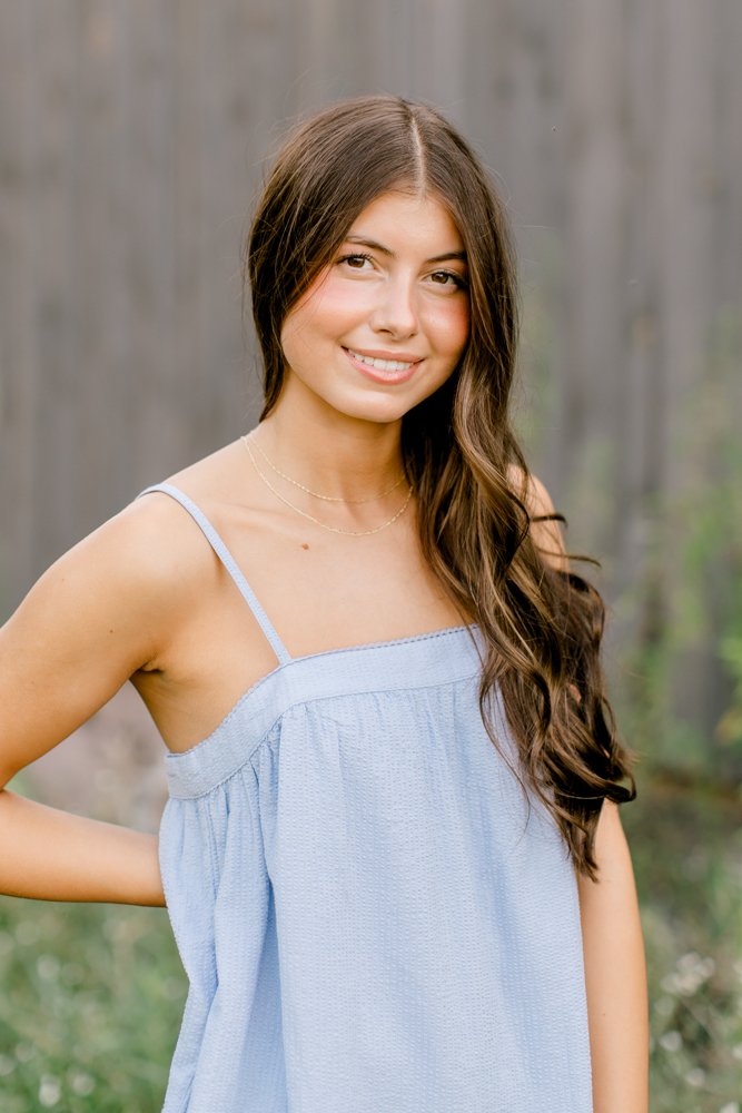 Senior girl portrait session | West Michigan Senior Photos | Wildflower field senior photos | Laurenda Marie Photography | Grand Rapids Photographer