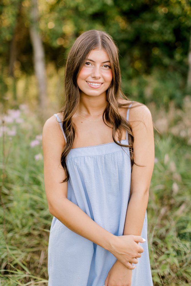 Senior girl portrait session | West Michigan Senior Photos | Wildflower field senior photos | Laurenda Marie Photography | Grand Rapids Photographer
