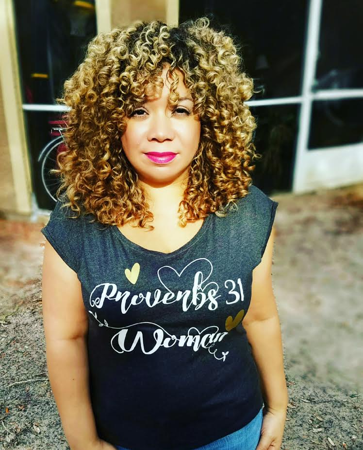 Model: @def_curls / Shirt: jadenjazz.com