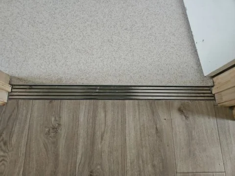 Standard Door Channel 4 bar - Vinyl flooring