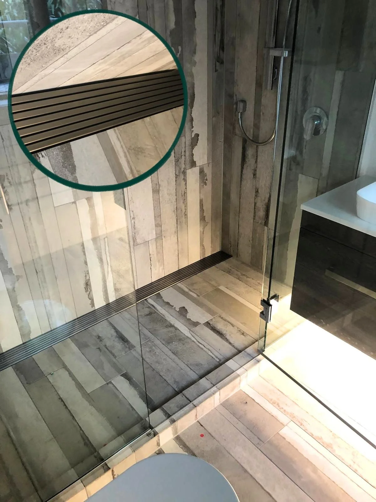 3 Wall mounted Shower Channel - grill 