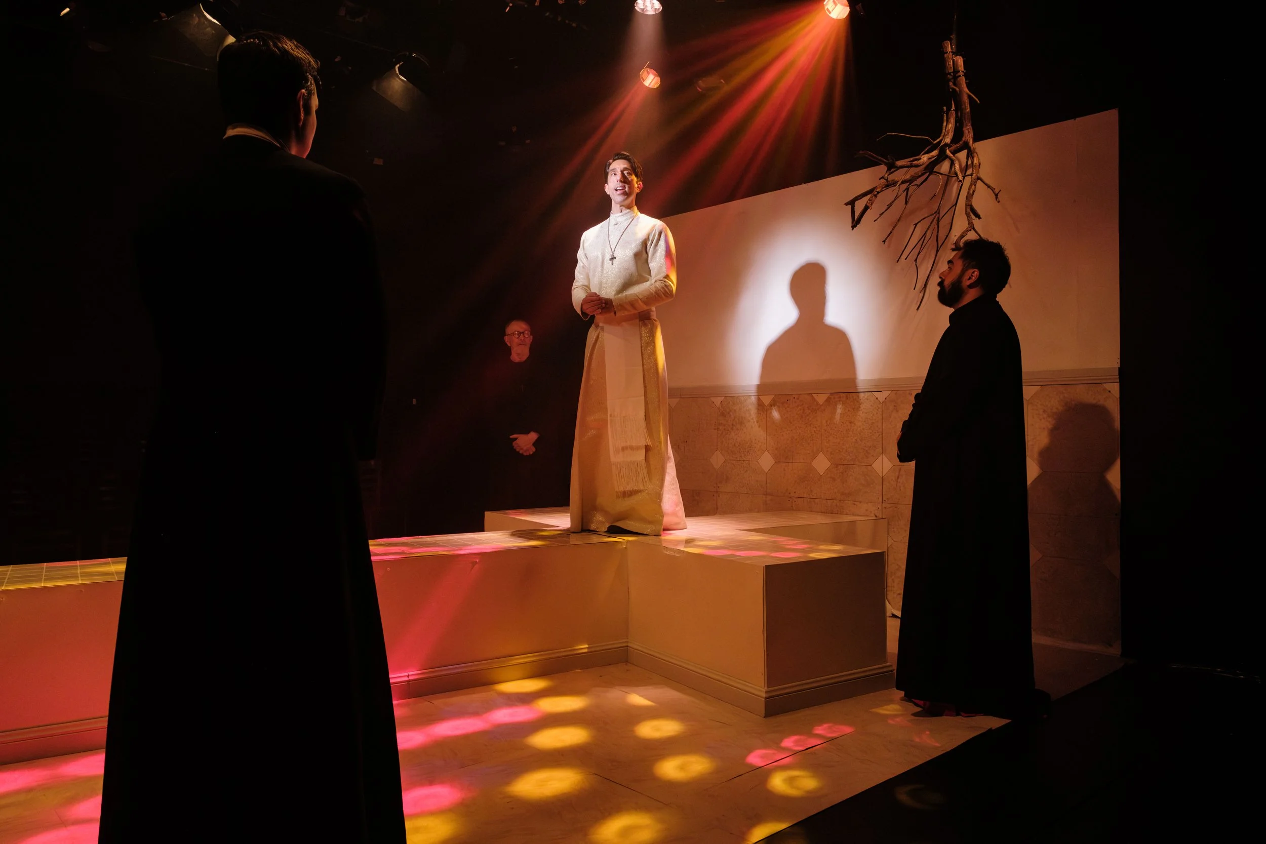 2 CadaverSynod_Luke Fewster_MarkLangham_NatJobe_DiegoRetamales © Robert Catto.jpg