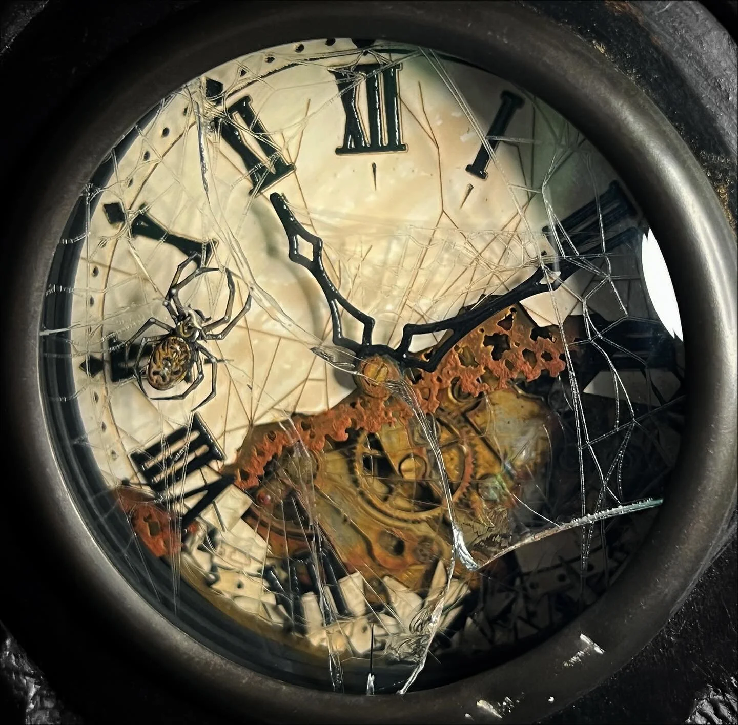 &lsquo;Against the Clock&rsquo; is now live on @everydayorig! This clock stopped working long ago, but is now a cozy home to a diligent little spider. This is my most intricate spider artwork to date and contains laser cut metallic paper gears weathe