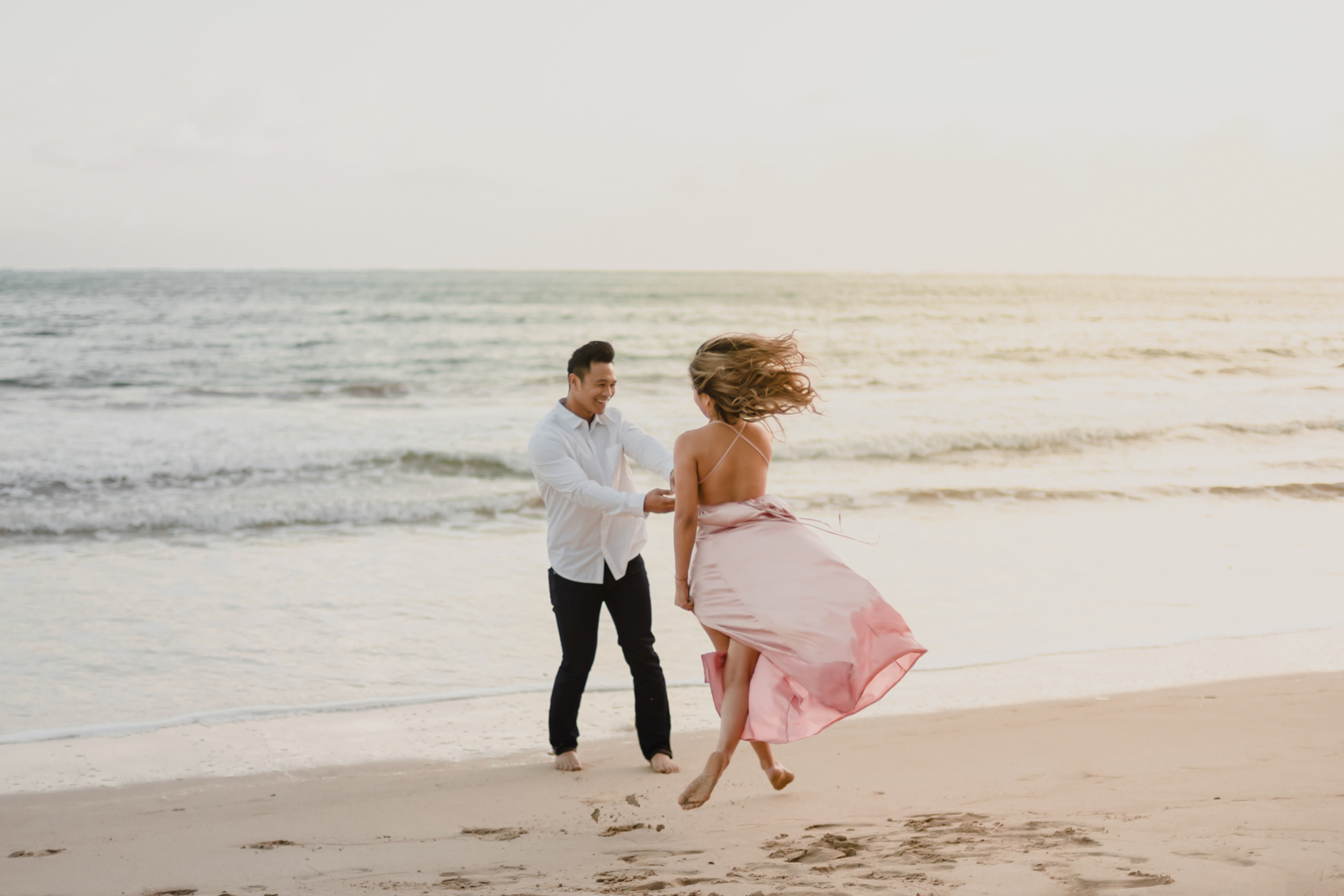 kahana bay engagement | oahu lifestyle photographer
