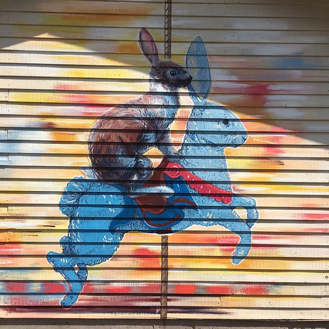 @maikkirantala k&auml;vi ja j&auml;tti j&auml;lkeens&auml; n&auml;&auml; ihanat tyypit 🙏❤️🍀 #ruralurbanart #katutaide #muraalitaide #wallpainting #laitila #kes&auml; #streetart #karuselli #art #grex