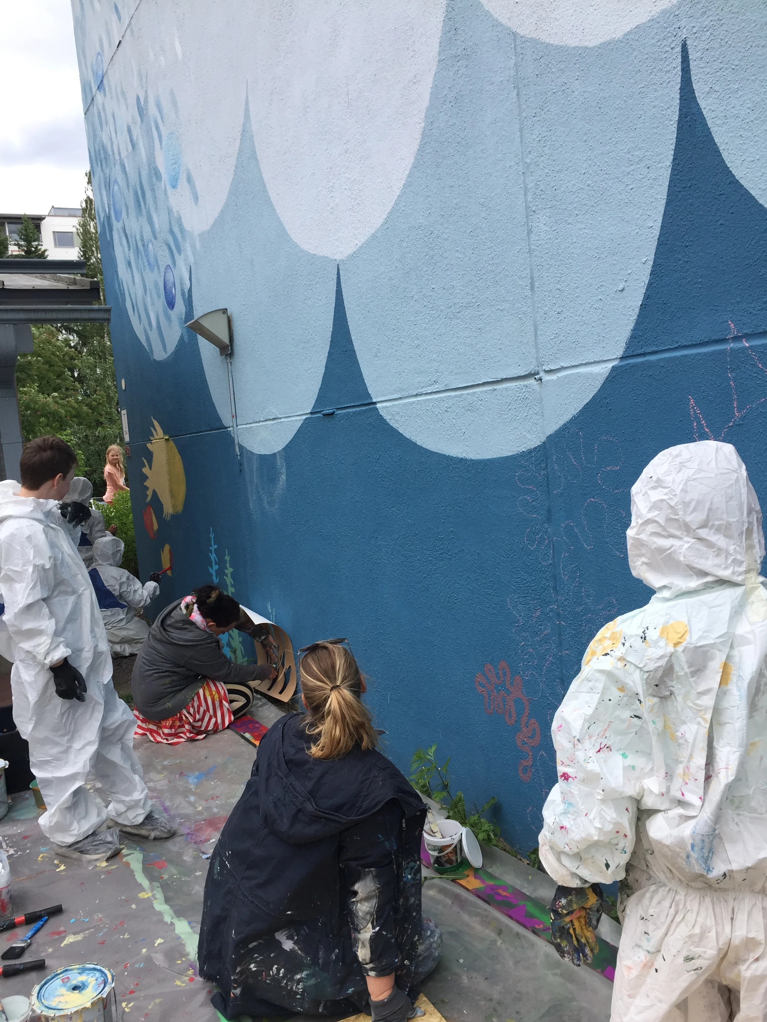  Projektiin kuuluva työpajaosuus yhdessä talon asukkaiden kanssa. Hervanta, Tampere. 2018.  