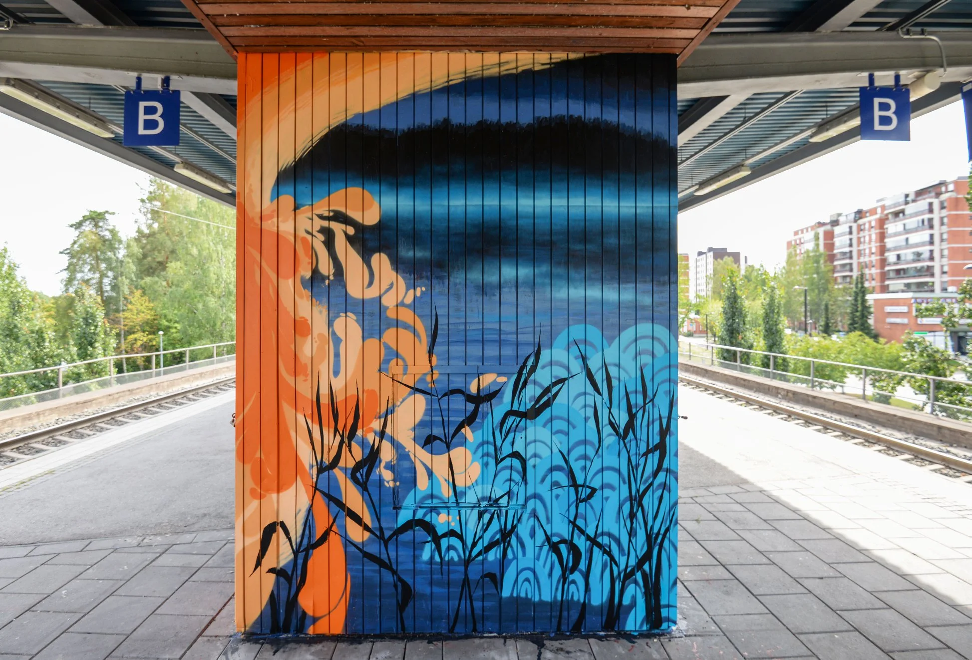 “Jokiyöt” (2018), my part of paintings by 11 artists at Louhela railway station, Vantaa. All works were based on one poem by Vesa Haapala. Project organised with Jenni Väisänen & Essi Ruuskanen / Street Art Vantaa .