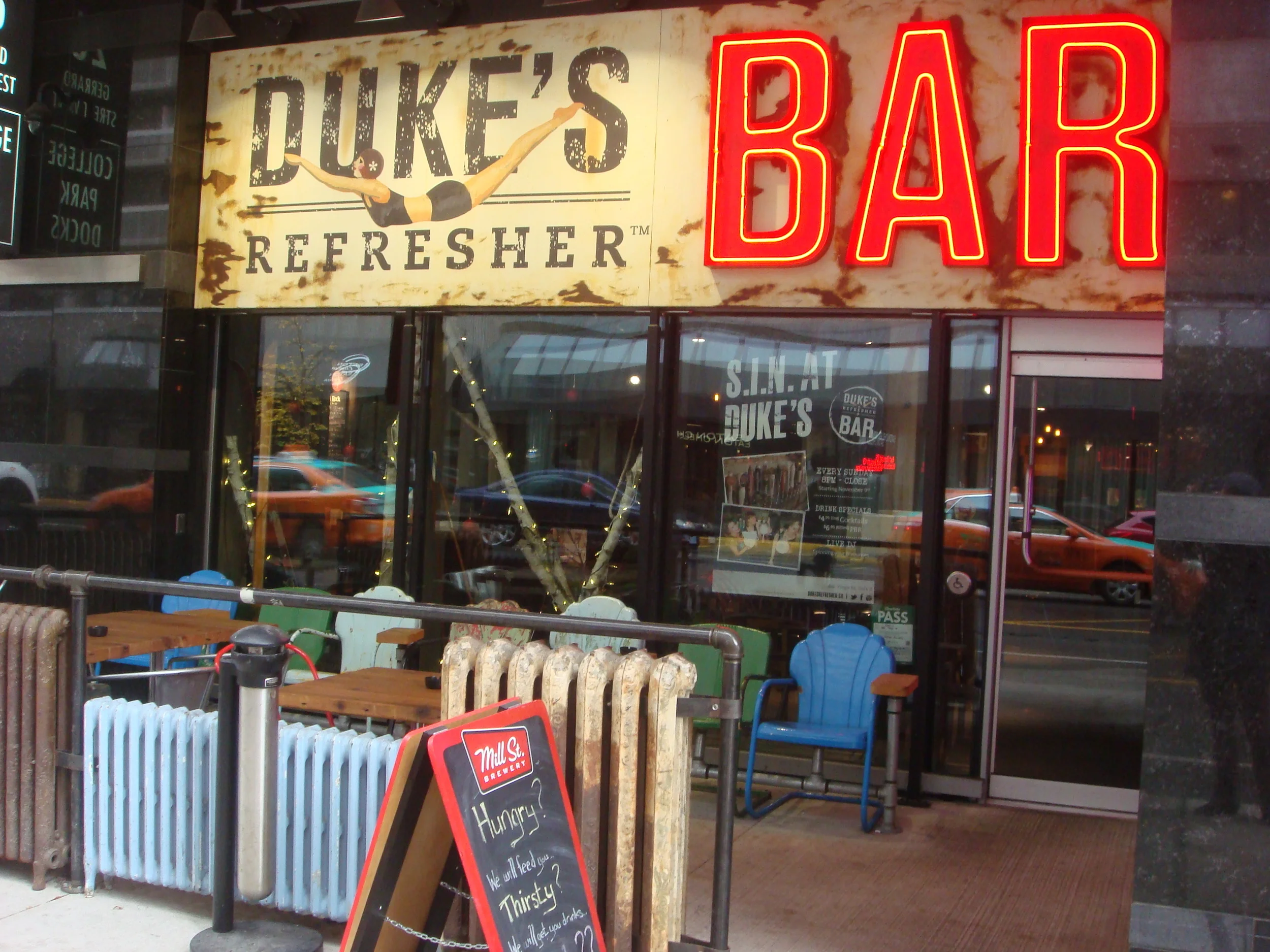 Duke's Refresher + Bar