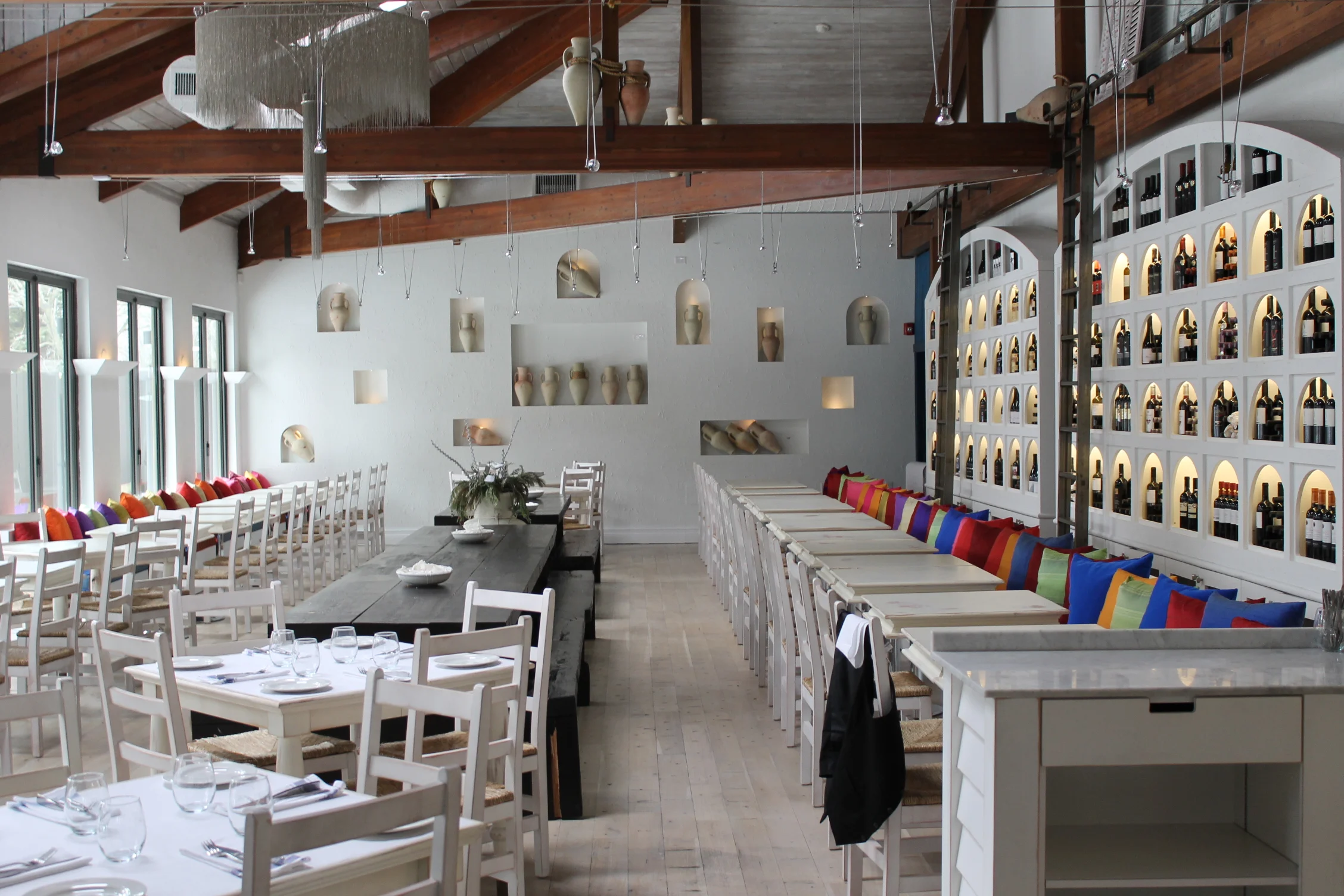 Picture of large interior of restaurant
