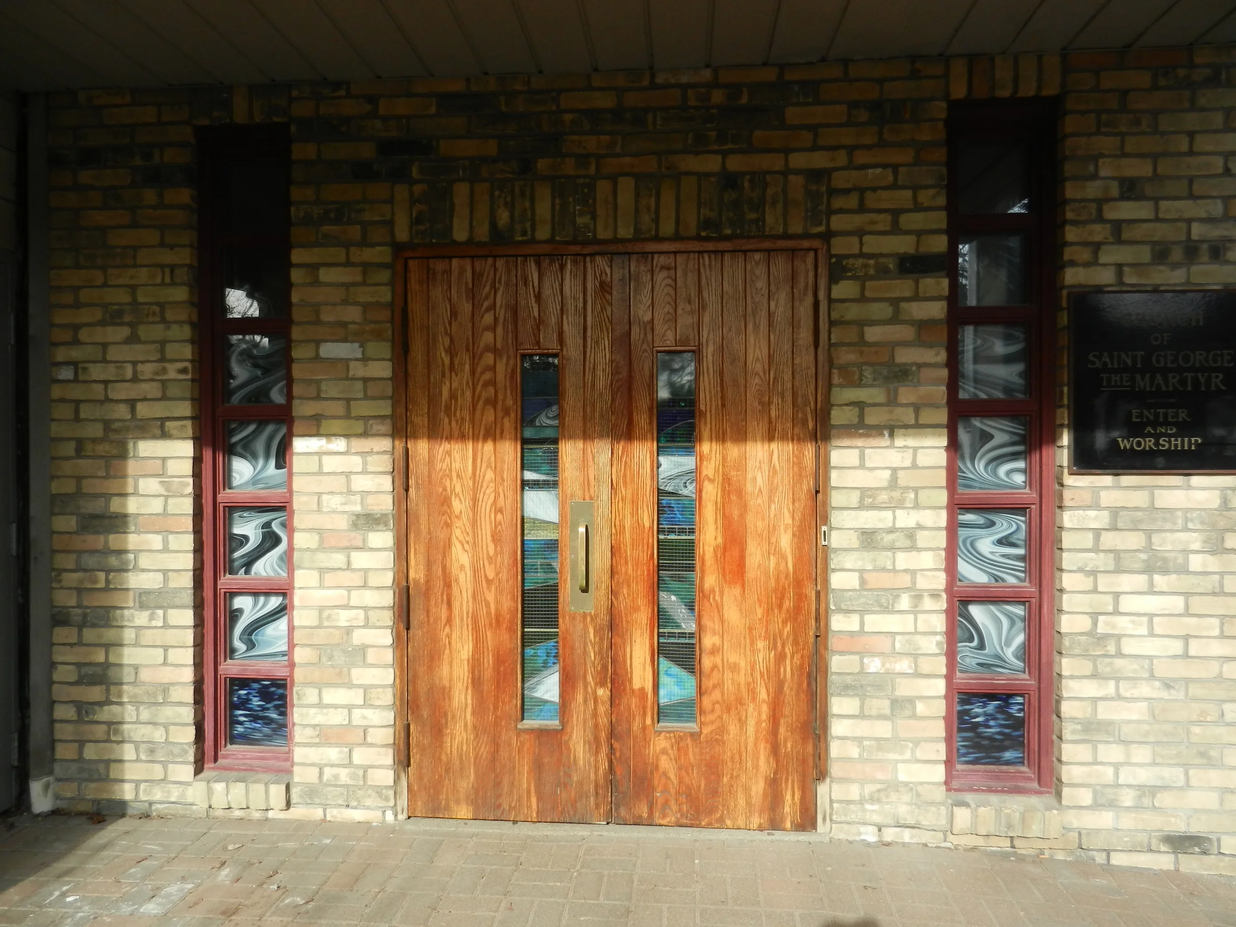 Picture of accessible doors to enter.