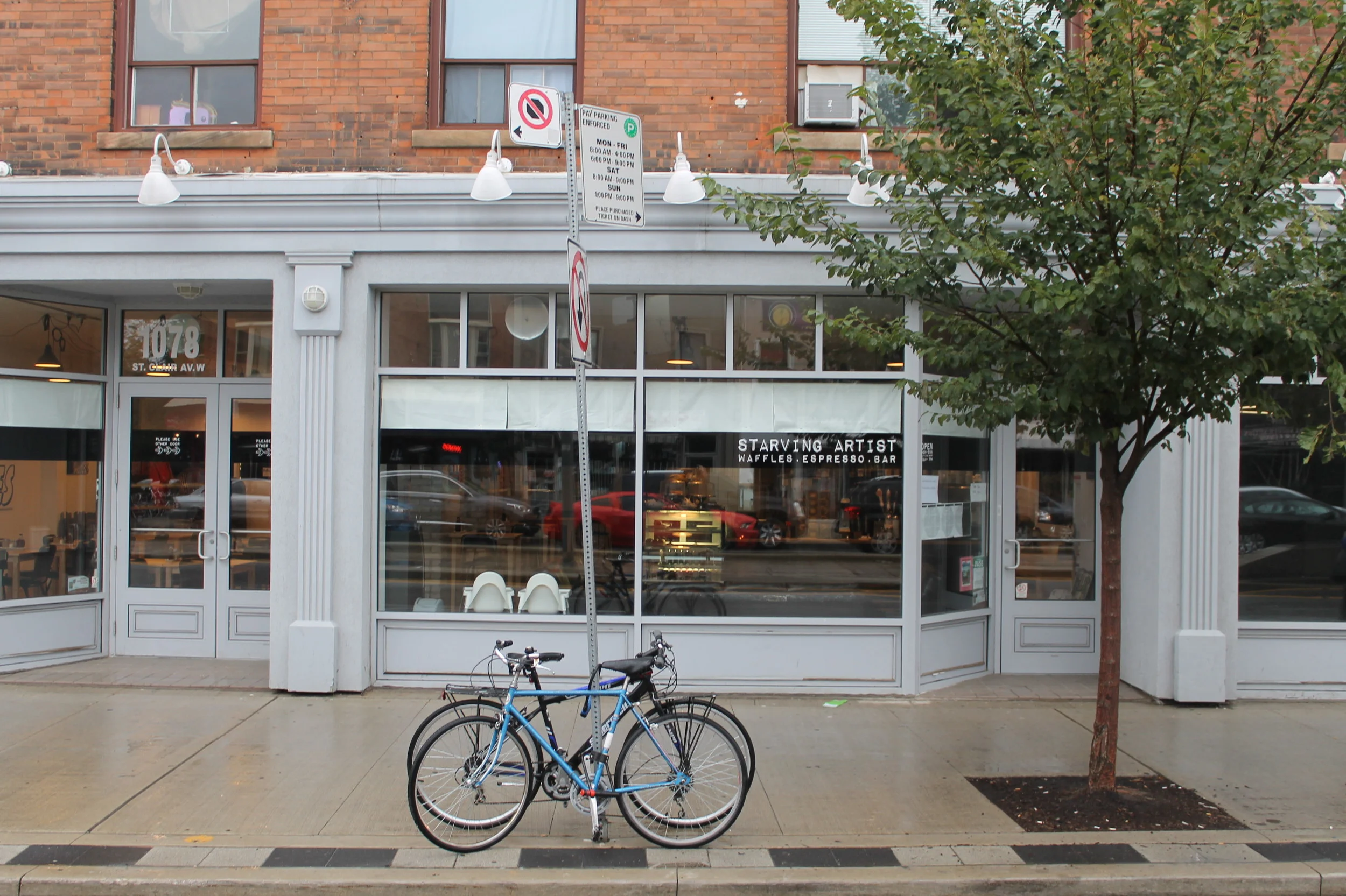 Picture of accessible entrance of Starving Artist