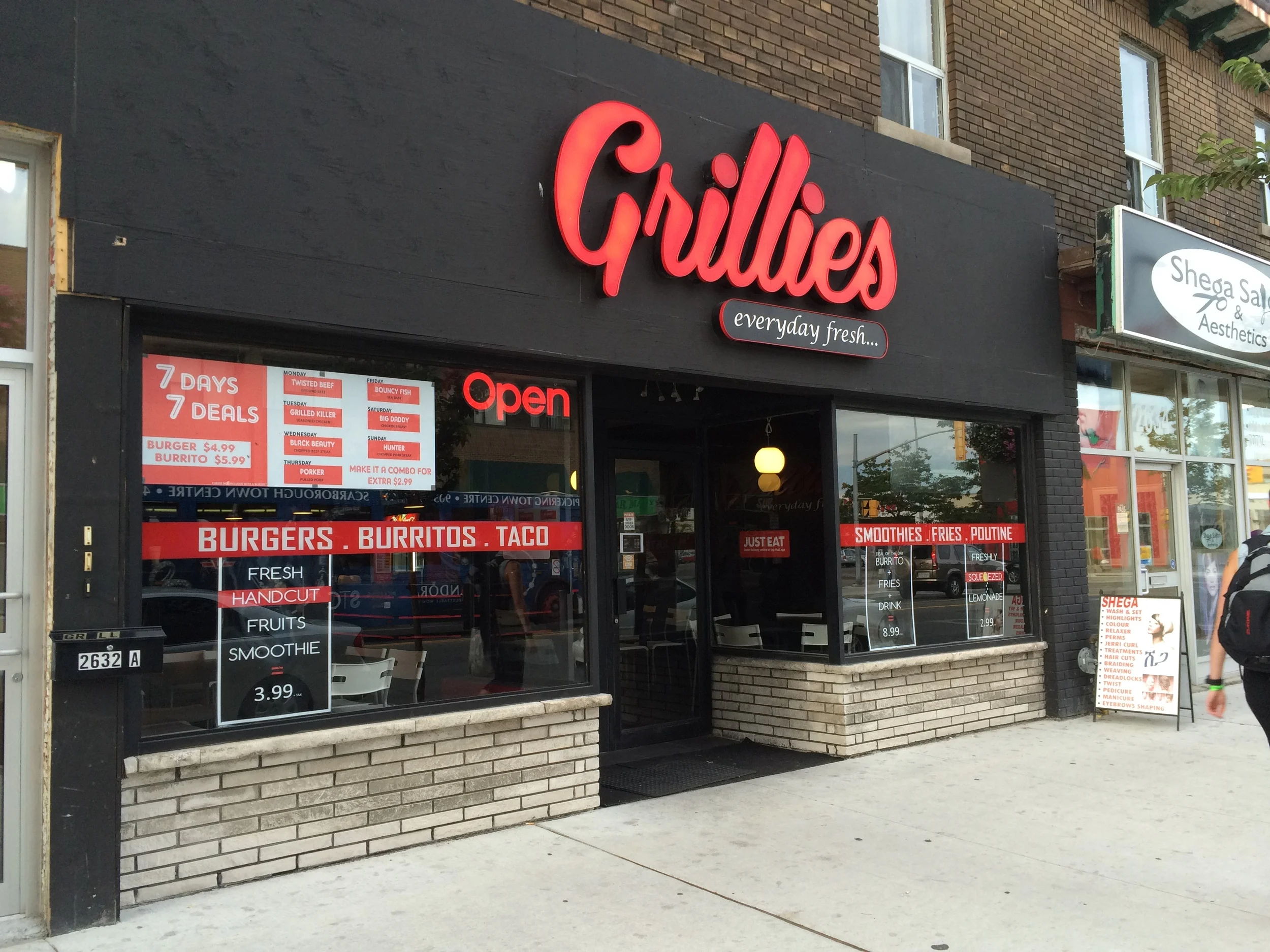 Picture of accessible entrance of Grillies