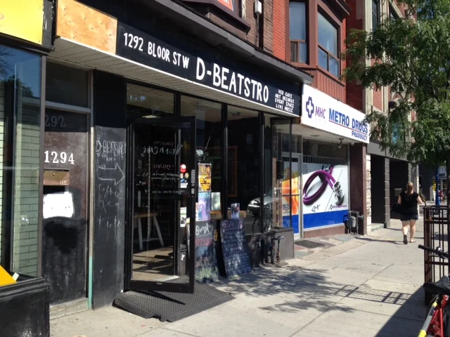 Photo of accessible entrance to restaurant