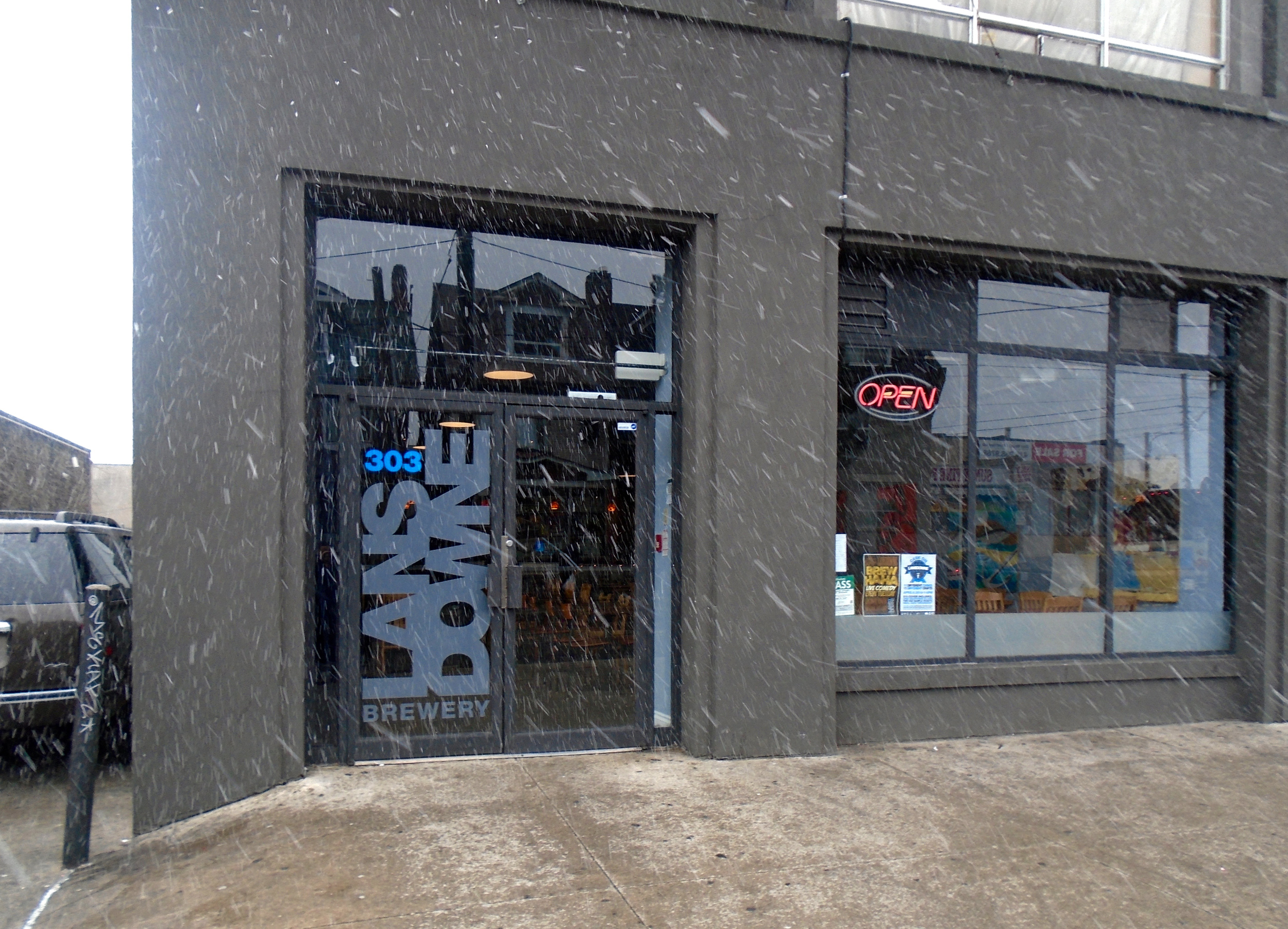 Front entrance to lansdowne brewer