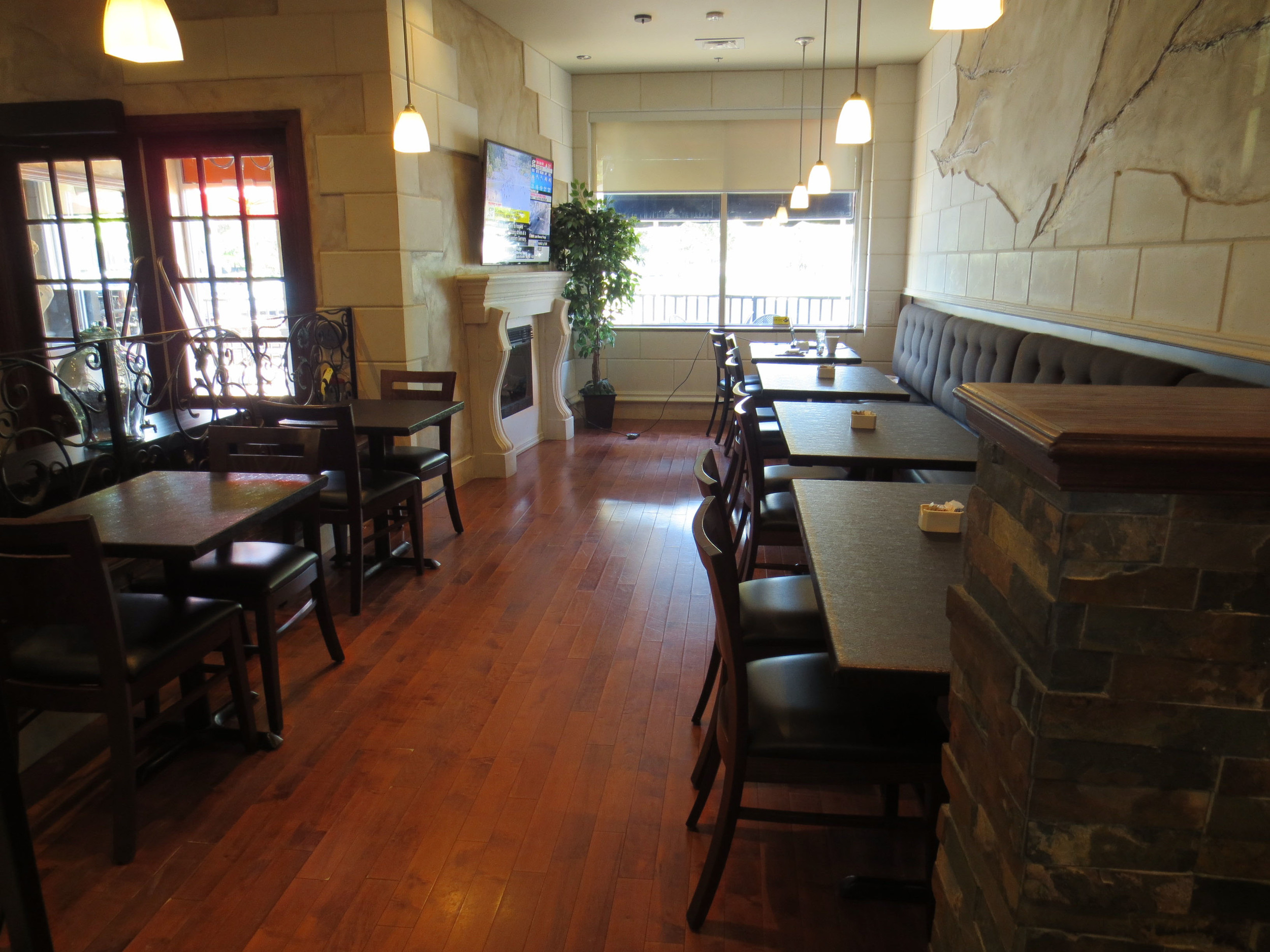 Picture of front dining area with a wide pathway
