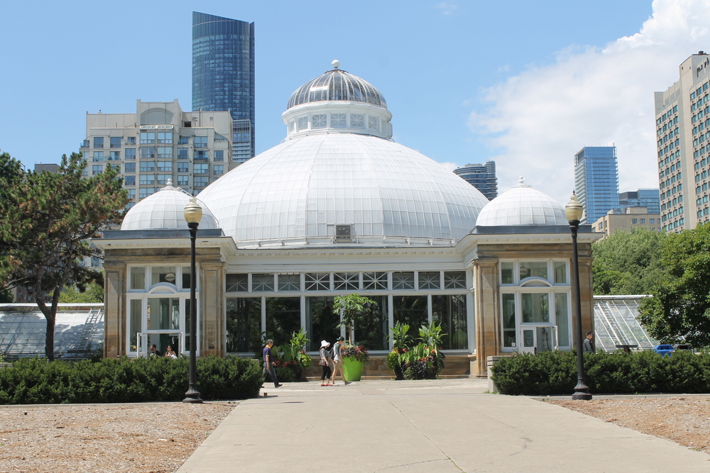 Picture of accessibility entrance of Allen Gardens