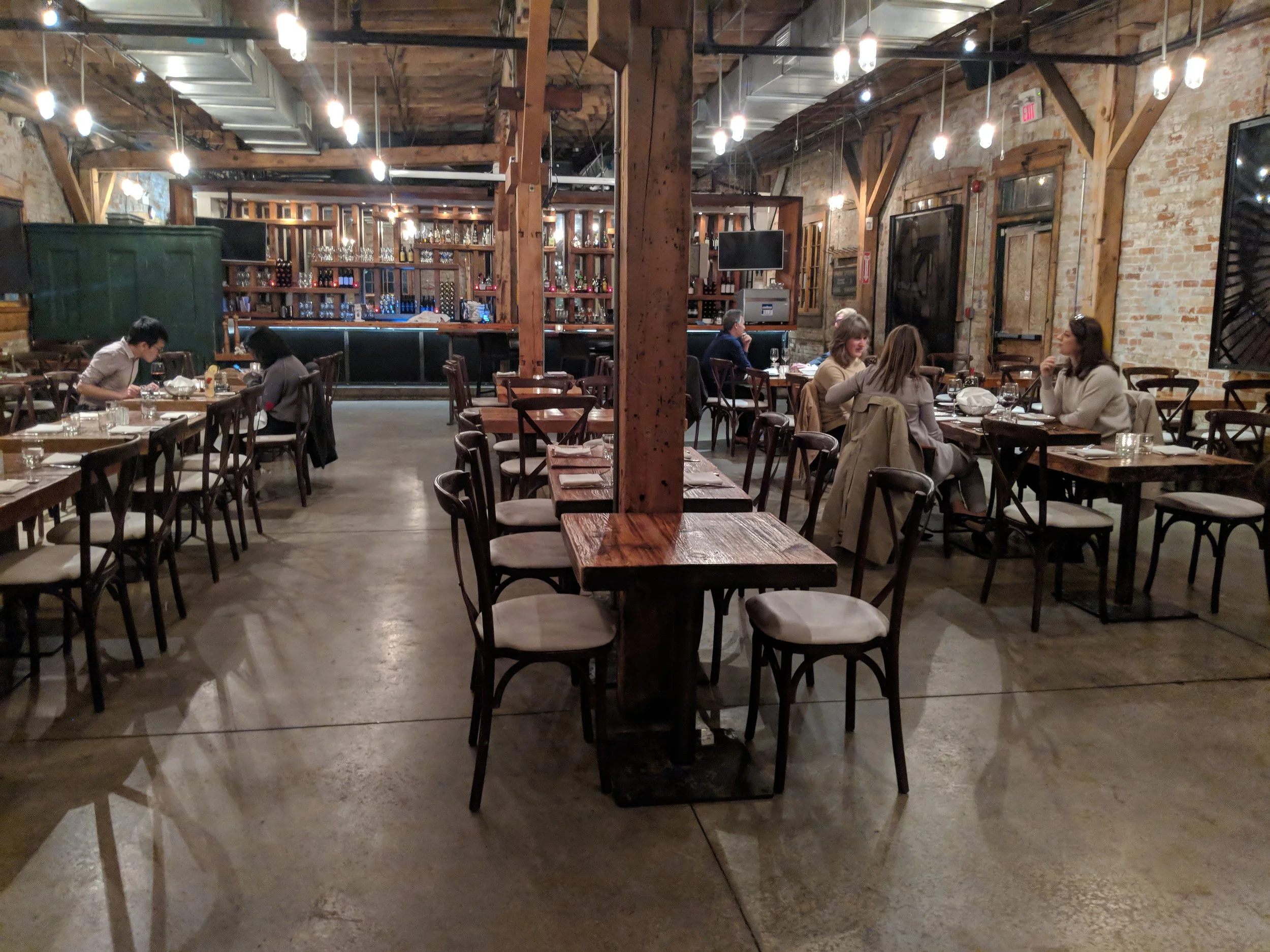 Picture of accessible tables at Archeo Trattoria