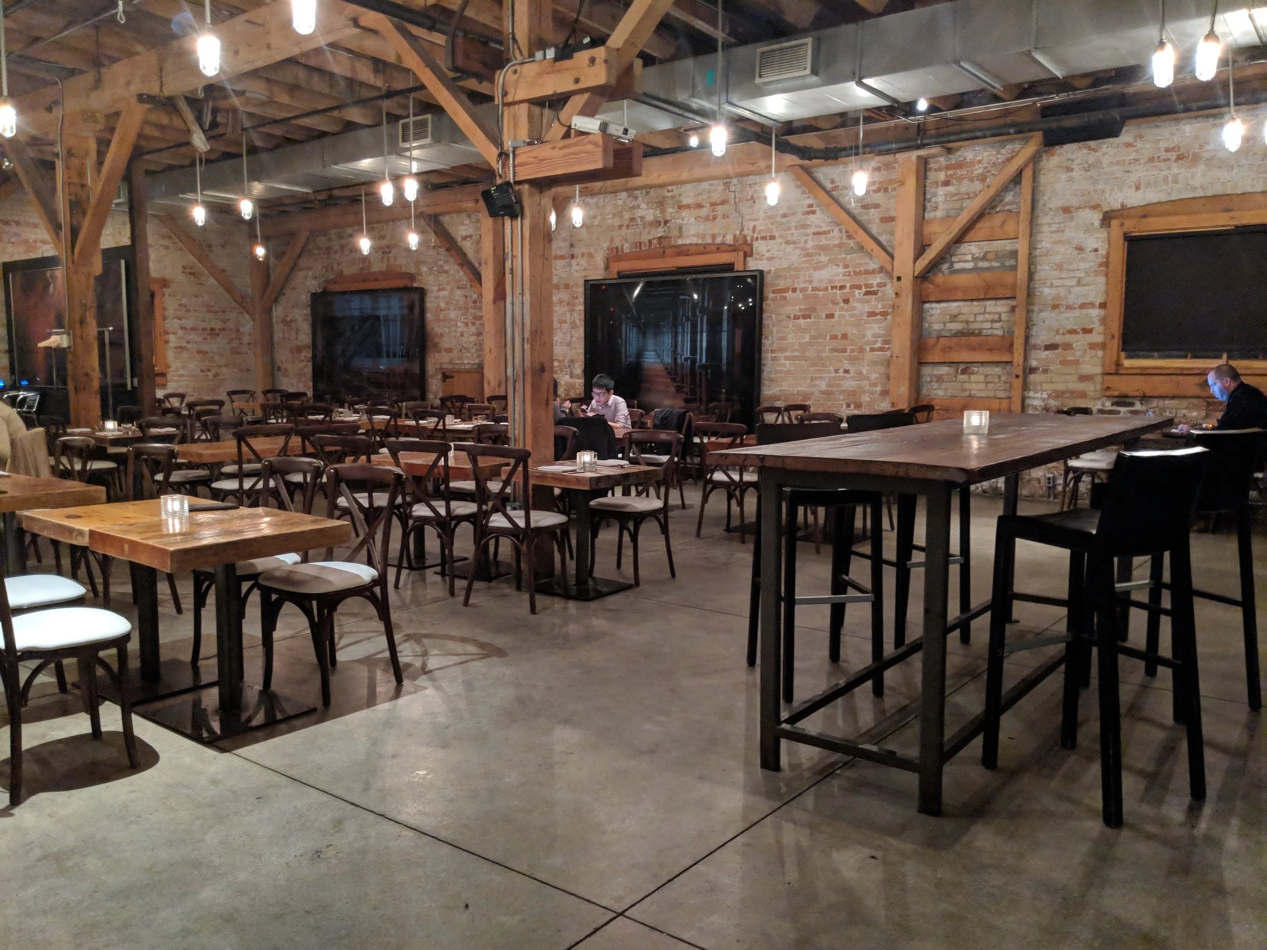 Picture of accessible tables at Archeo Trattoria