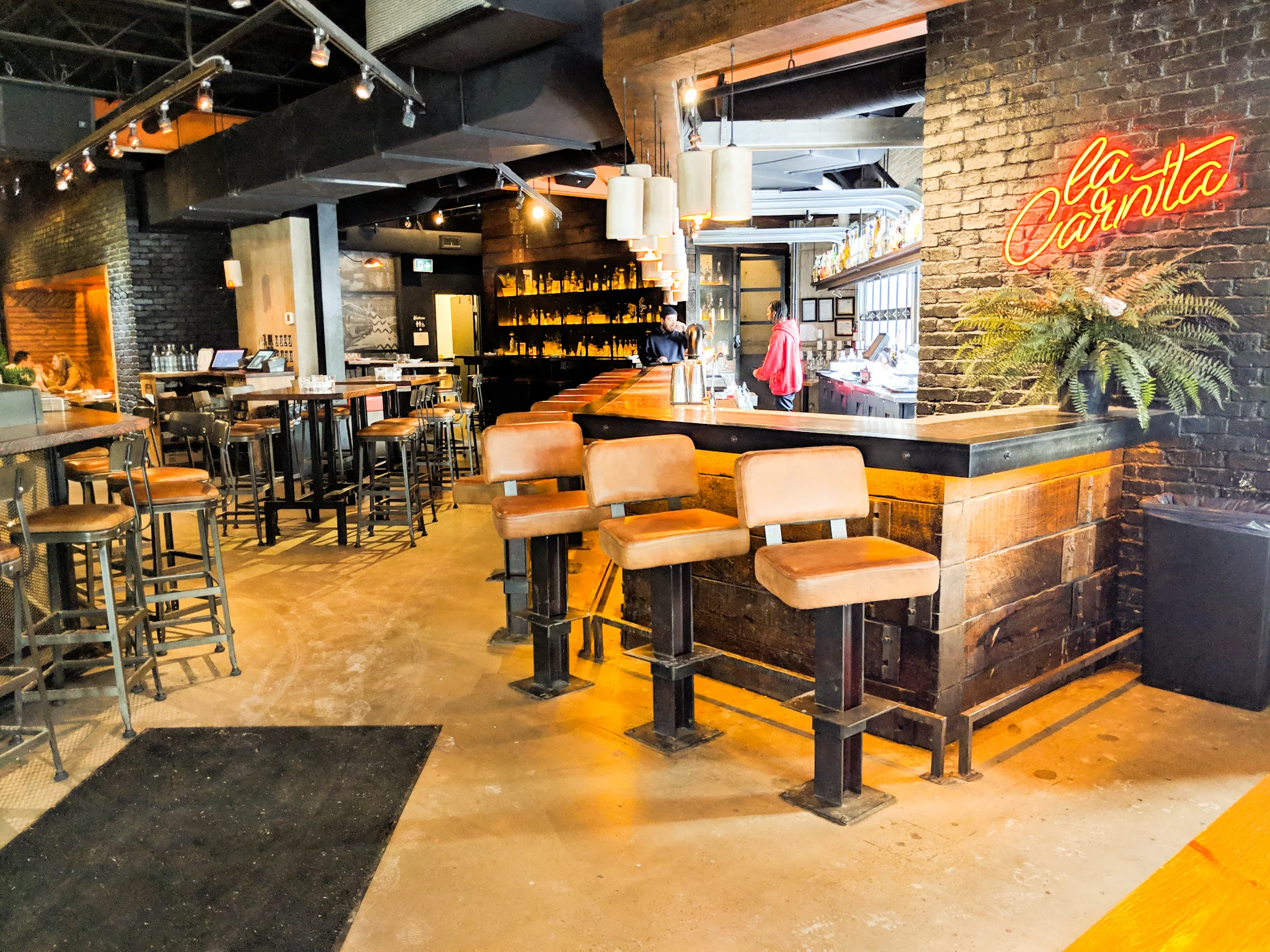 Picture of interior of La Carnita showing wide pathways